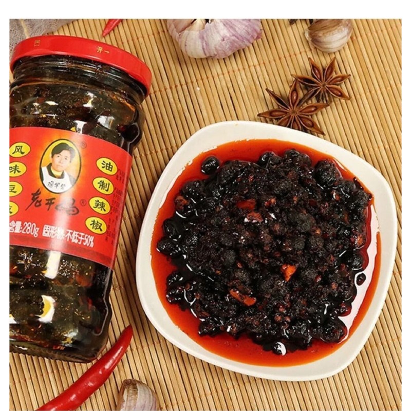 Lao Gan Ma Fremente Edilmiş Soya Fasulyeli Biber Sosu (CHİLLİ SAUCE WİTH FERMENTED SOYBEAN) - 280g