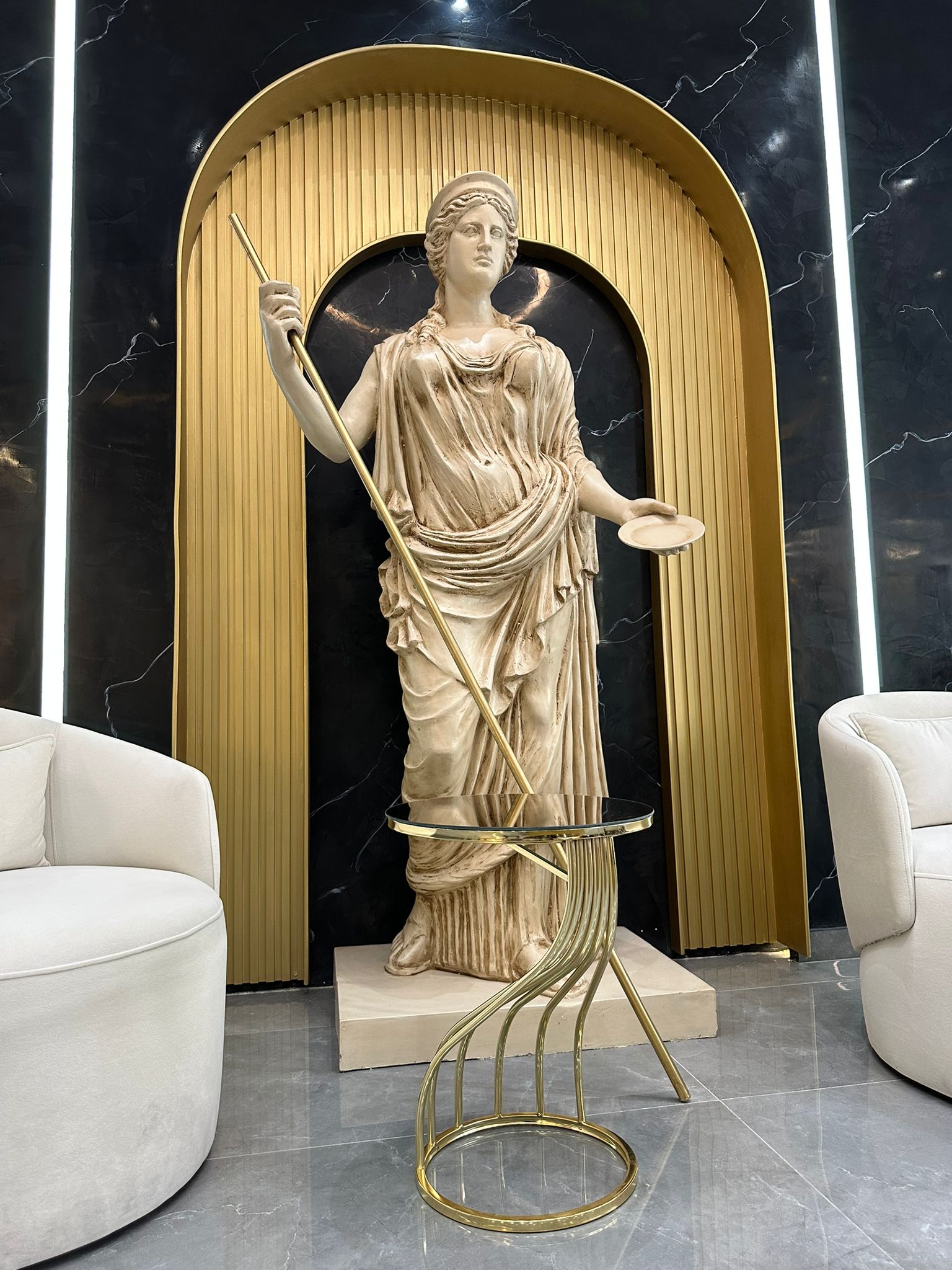 Hera Heykeli – Asalet ve Kudretin Tanrıçası image