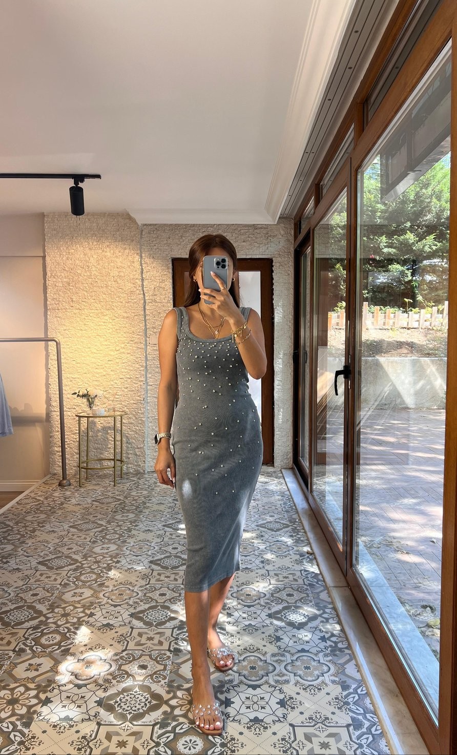Gri Taşlı Elbise