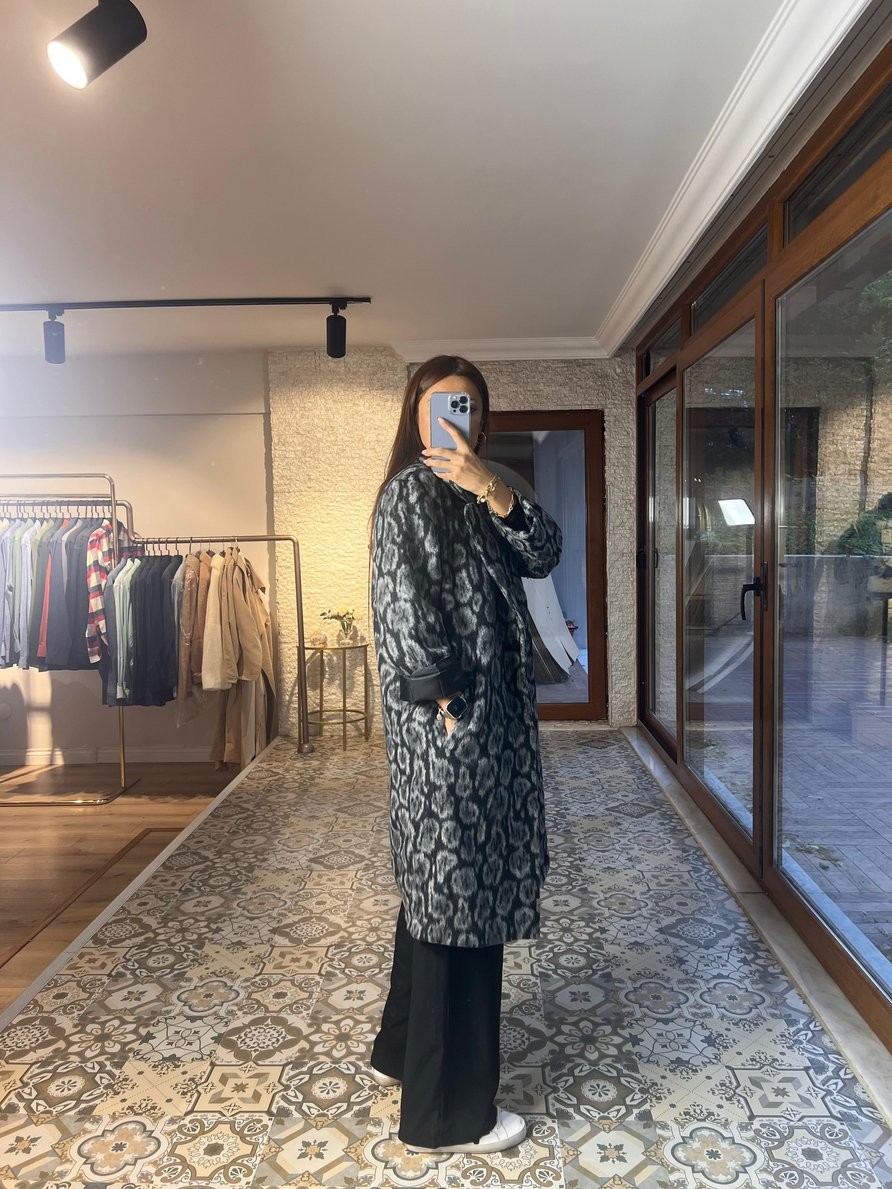 Gri Leopar Desen Astarlı Kaban