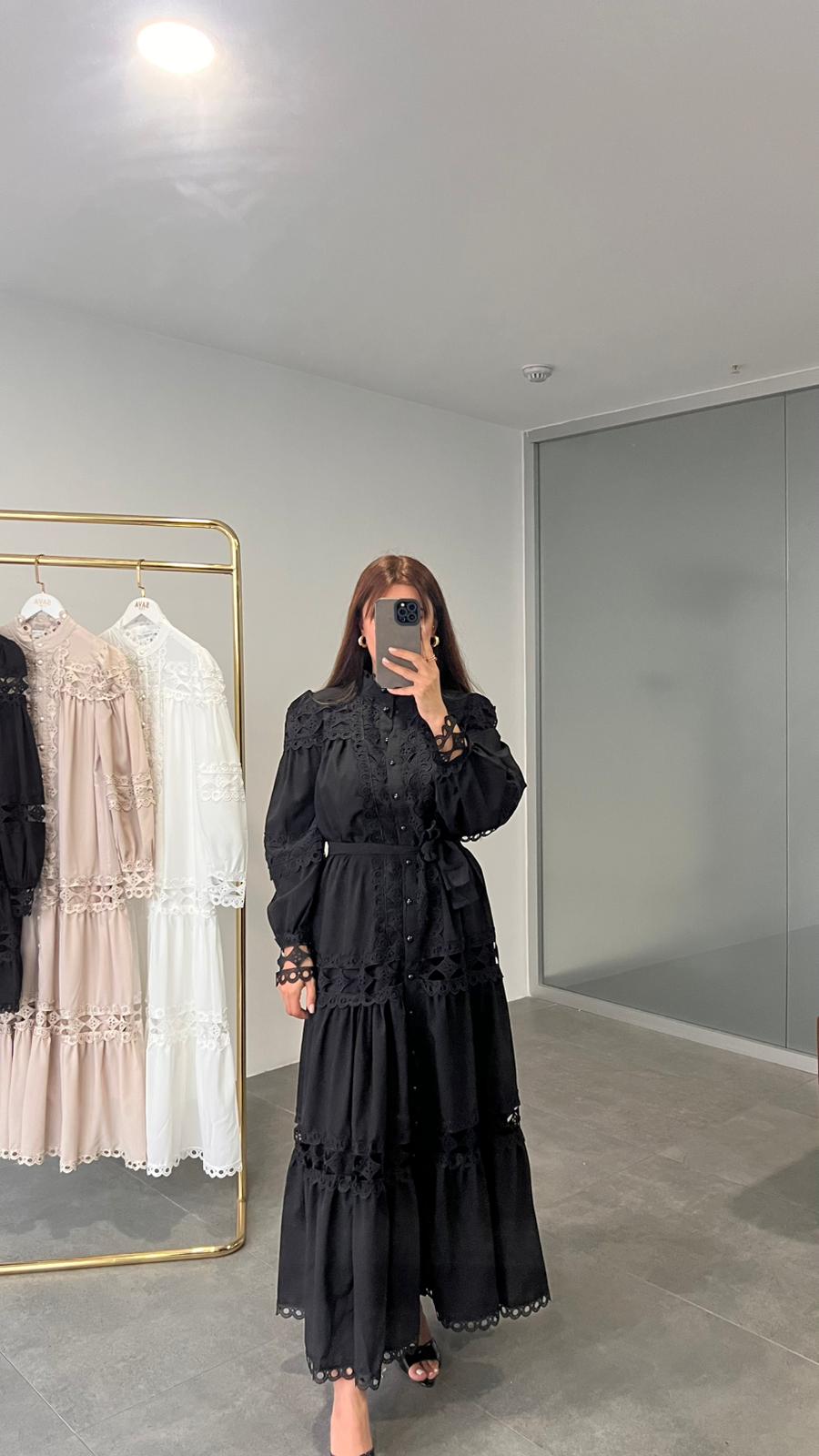 TASARIM UZUN GÜPÜRLÜ ELBİSE - SİYAH