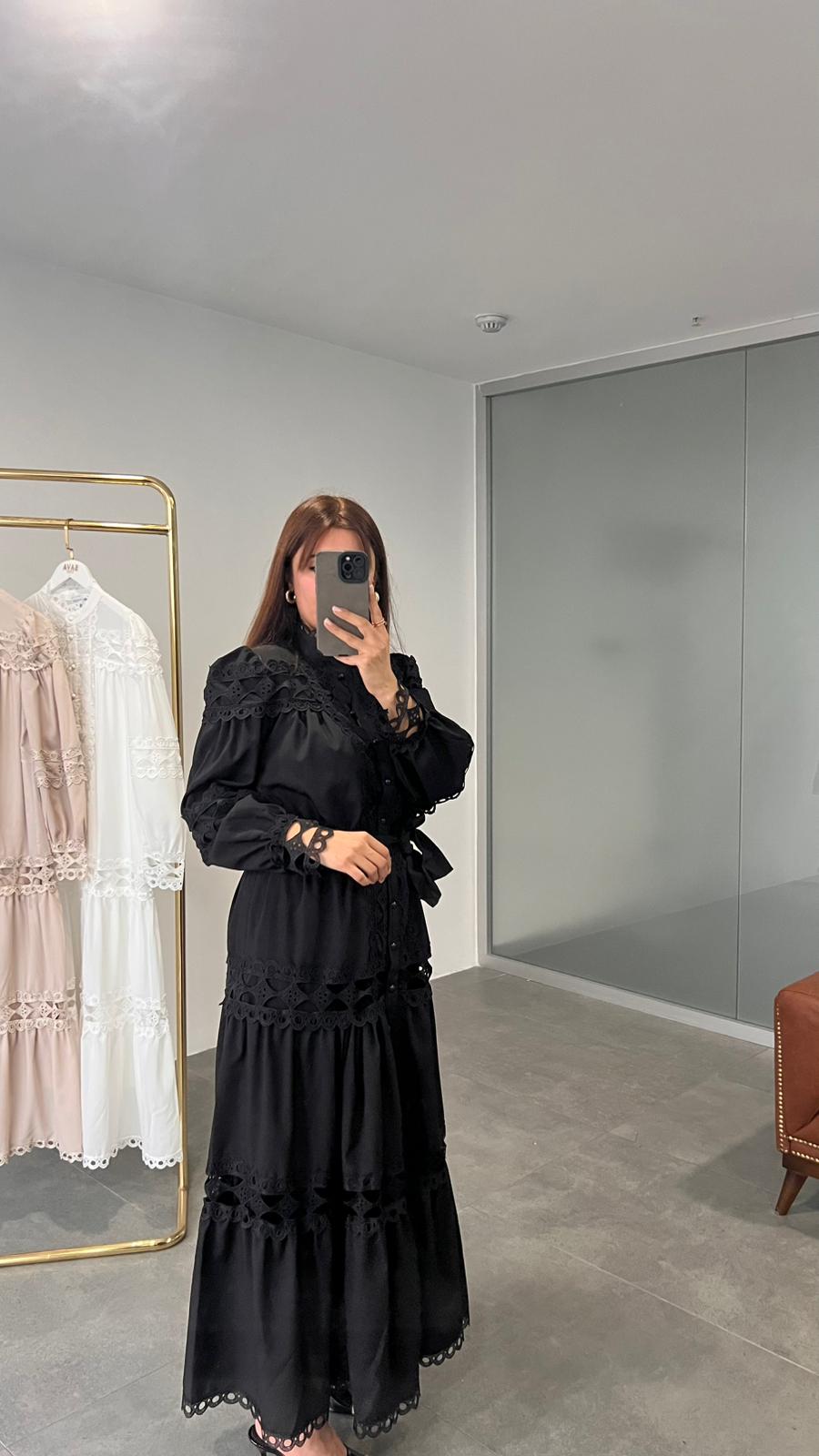 TASARIM UZUN GÜPÜRLÜ ELBİSE