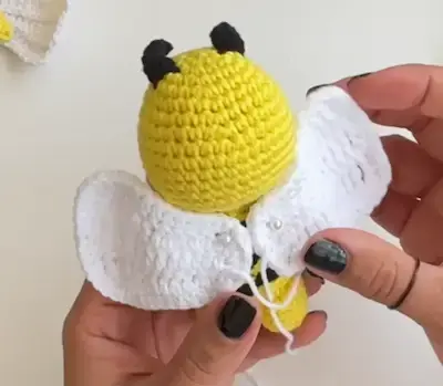 Amigurumi Bee Keychain Wing - 2