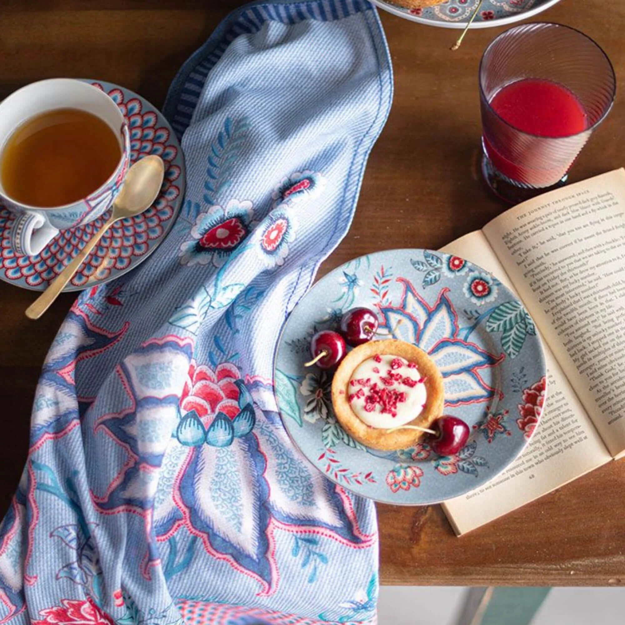 Flower Festival Porselen Pasta Tabağı Mavi Renk 17 cm