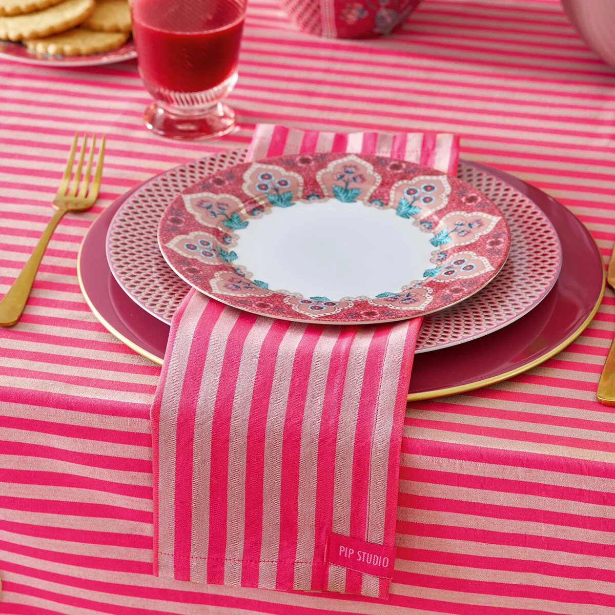 Flower Festival Porselen Yemek Tabağı Kırmızı Renk 26,5 cm