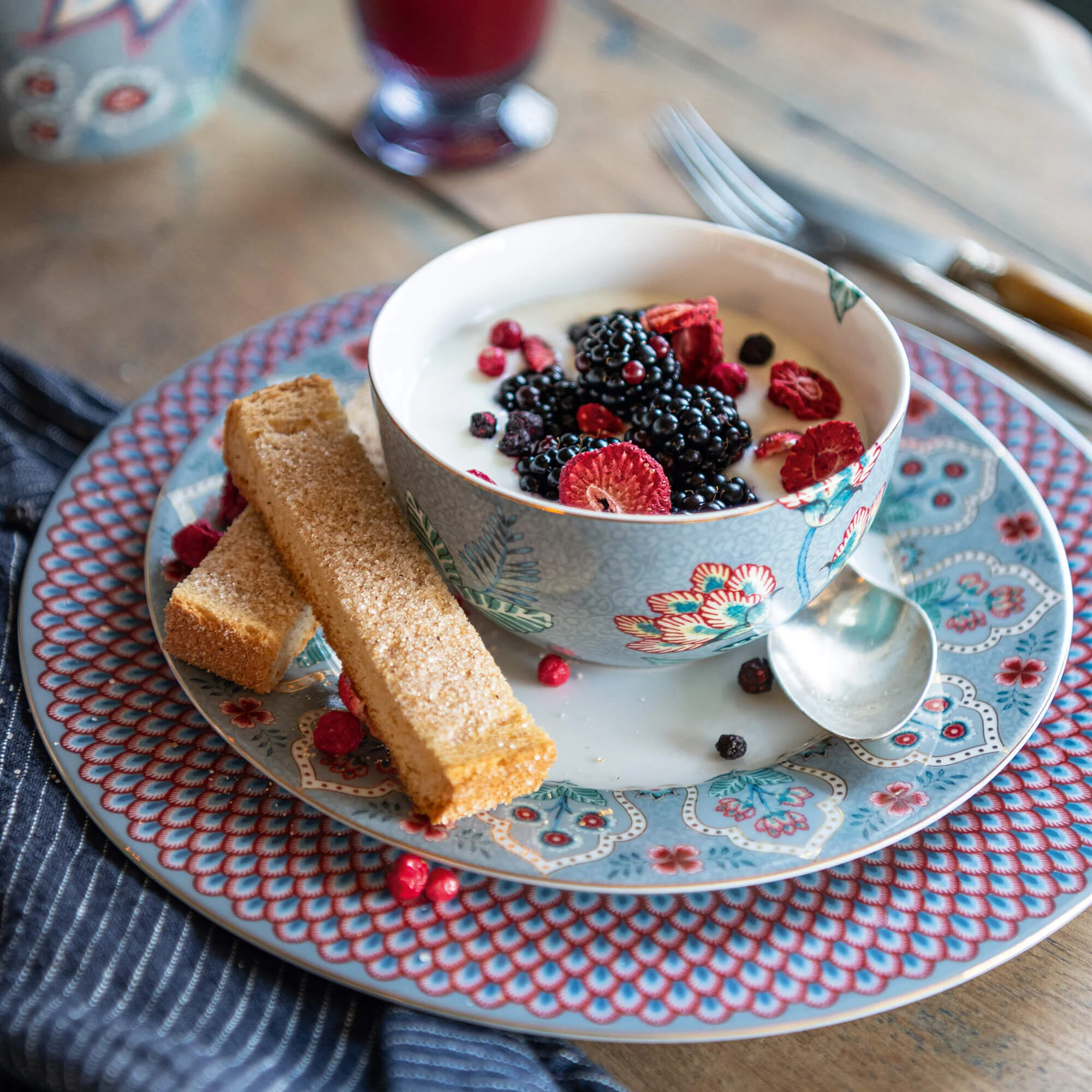 Flower Festival Porselen Yemek Tabağı Mavi Renk 26,5 cm