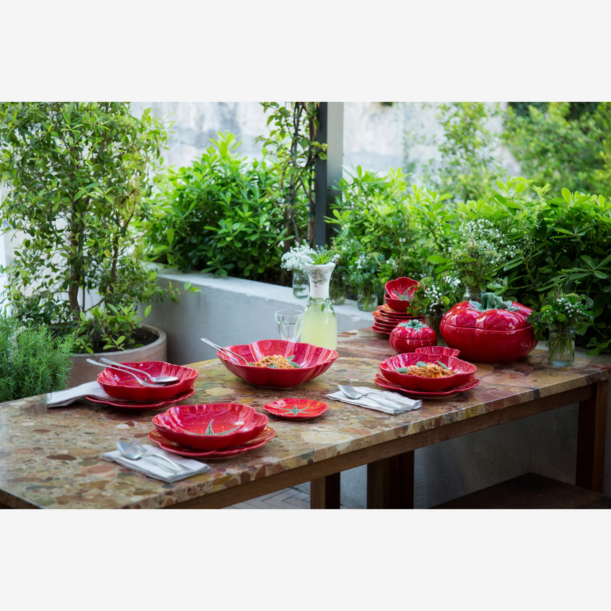 Bordallo Pinheiro Seramik Yemek Tabağı 29 Cm Kırmızı Renk