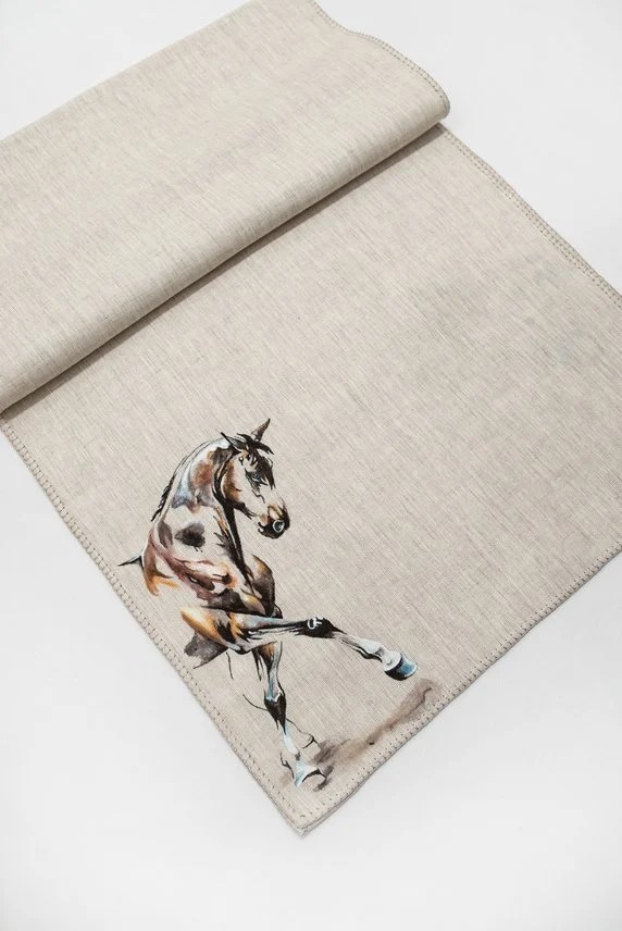 Unique Couture Horse Simple Runner Male