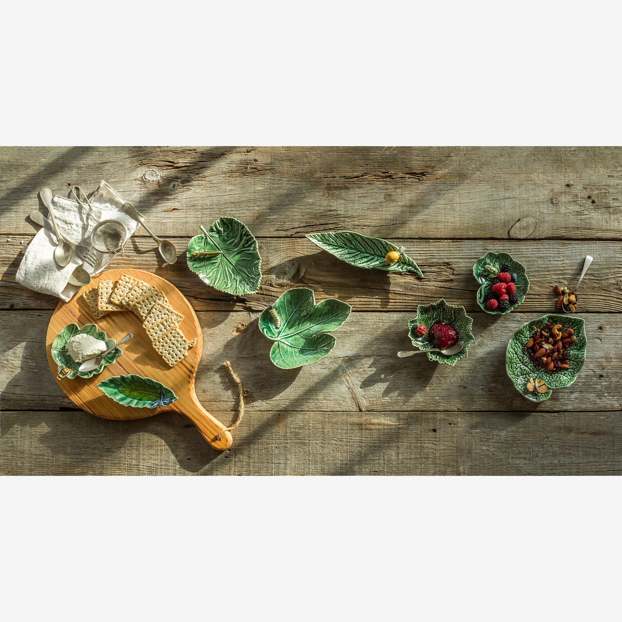 Bordallo Pinheiro Seramik Servis Tabağı 18,5 Cm Yeşil Renk