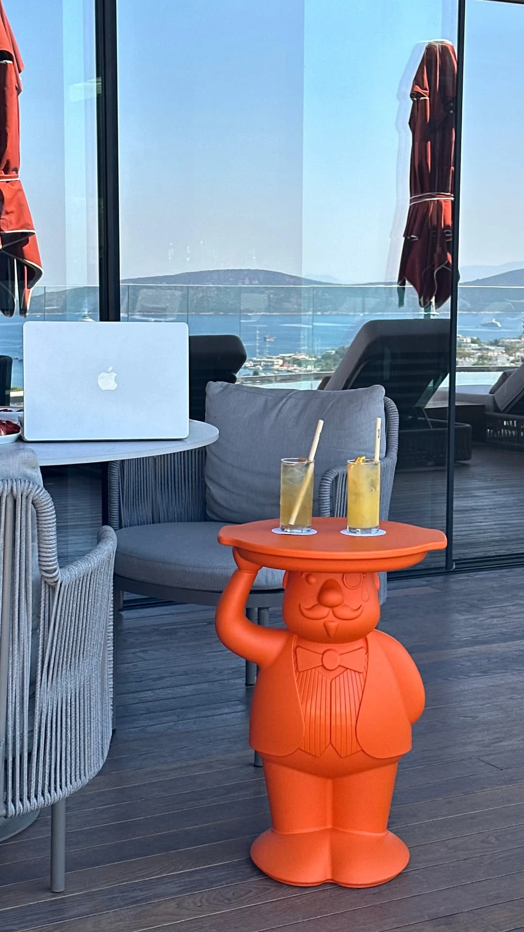 Ambrogio Balkabak Turuncu Yan Sehpa