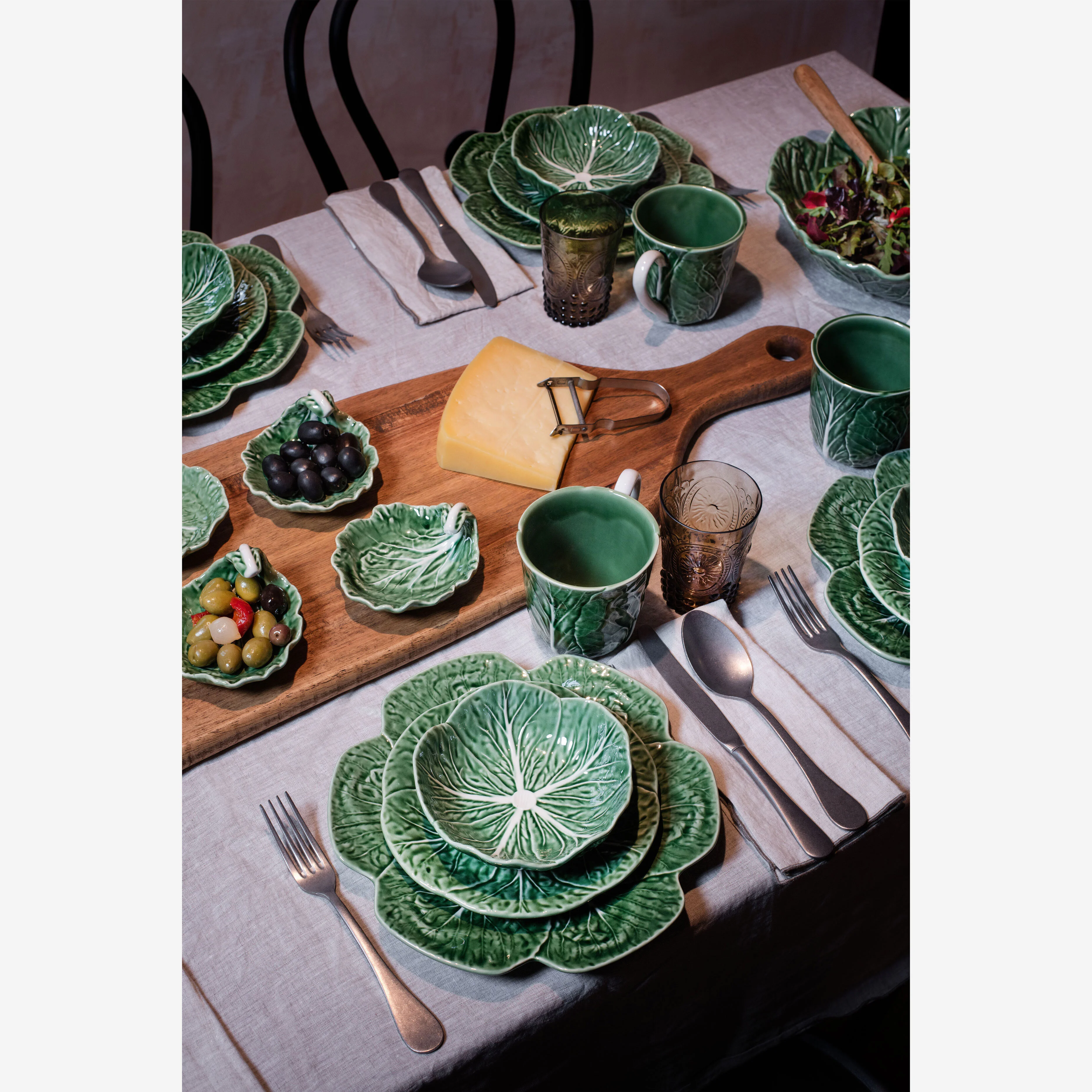 Bordallo Pinheiro Seramik Servis Tabağı 28 Cm Yeşil Renk