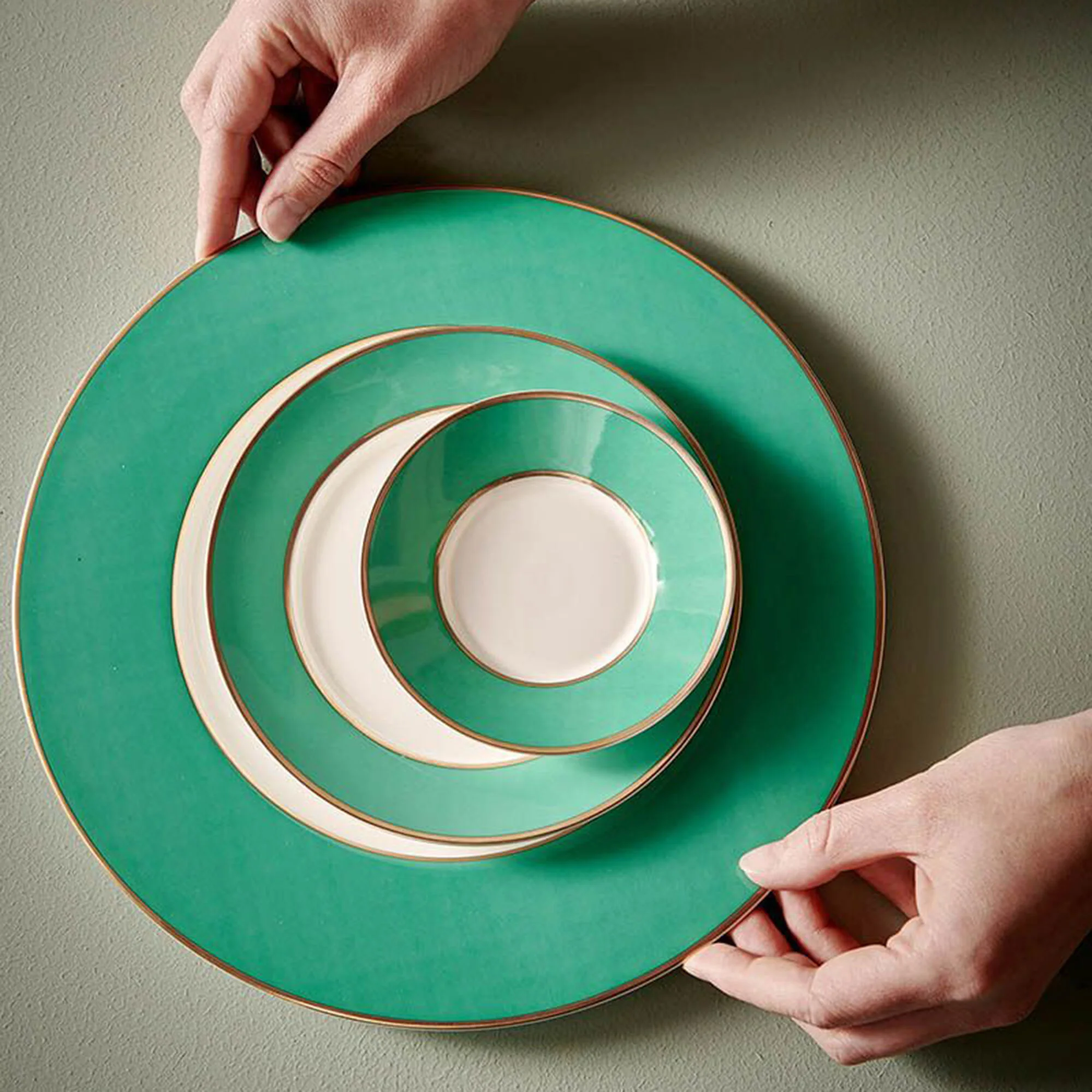 Chique Porselen Pasta Tabağı Yeşil Renk 17 cm