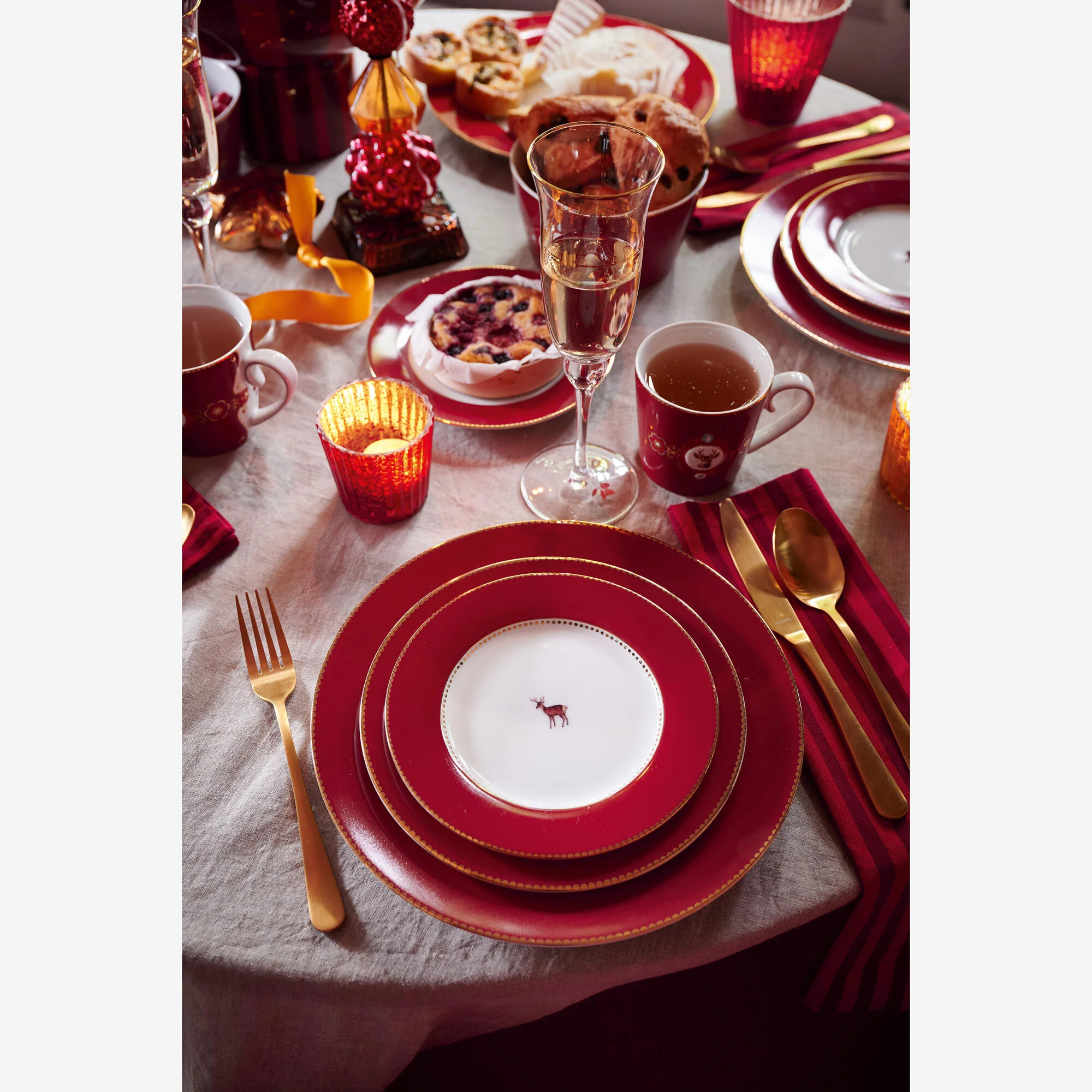 Love Birds Porselen Pasta Tabağı 17 Cm Kırmızı Renk