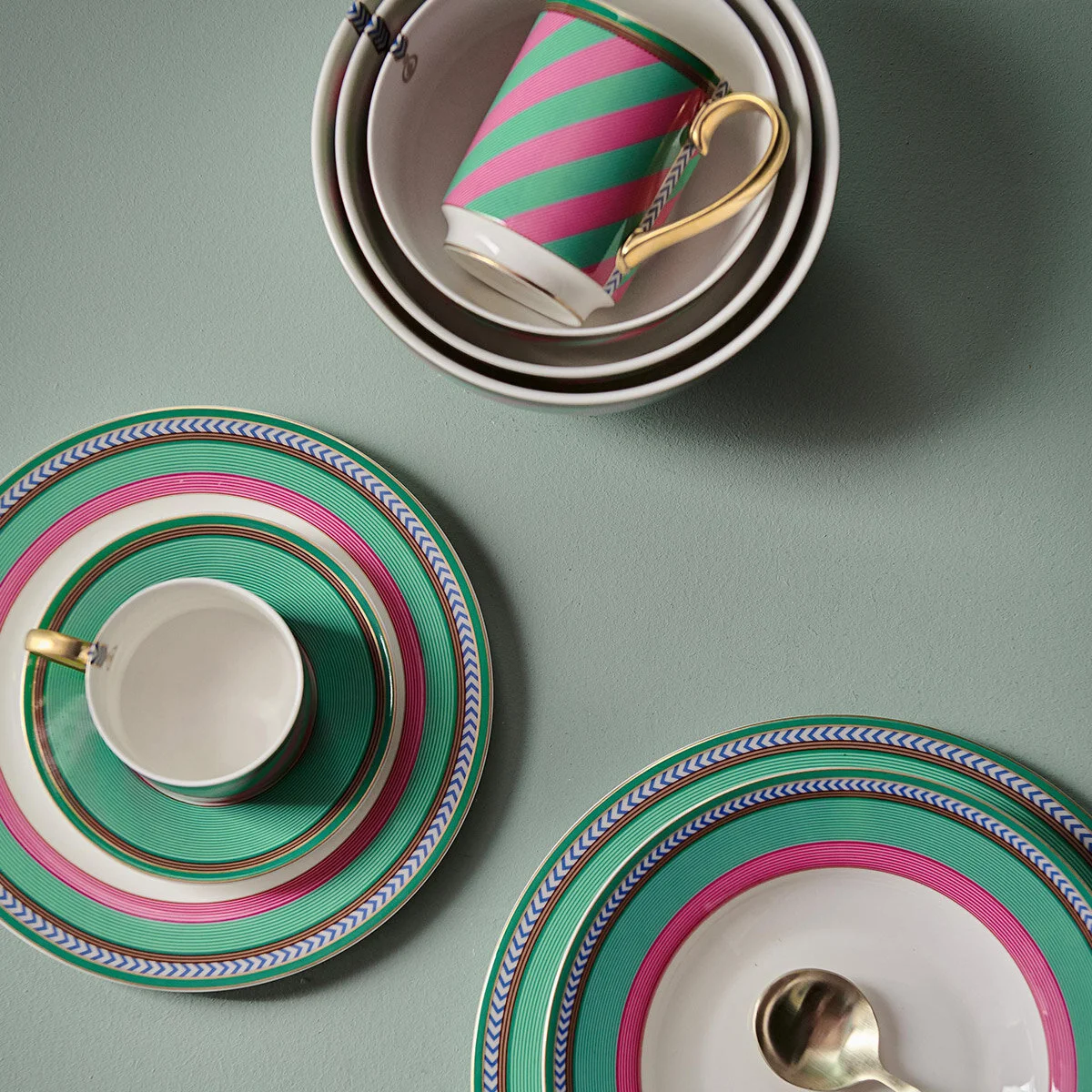 Chique Stripes Çizgili Tabak Pembe - Yeşil Renk 23 cm