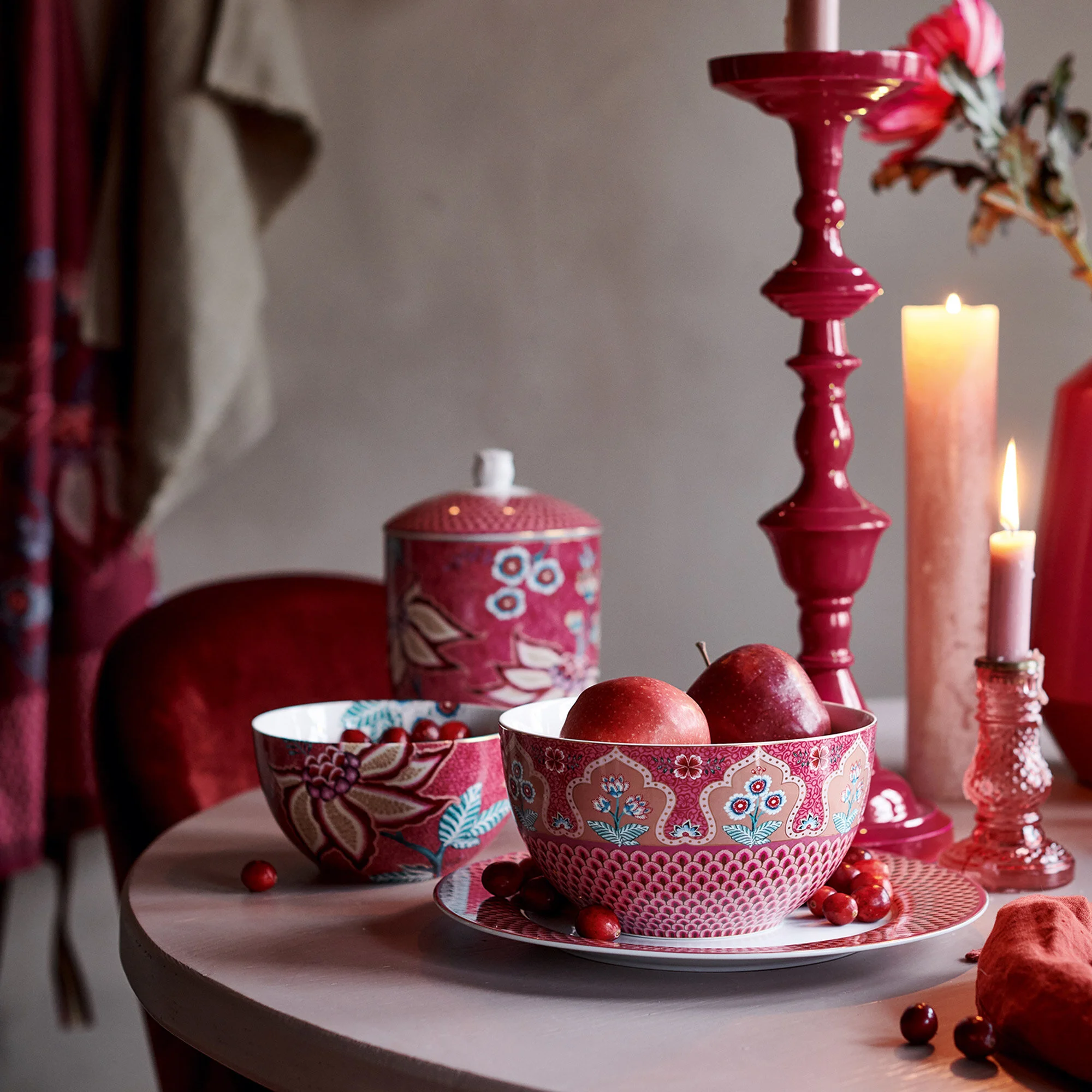 Flower Festival Porselen Yemek Tabağı Kırmızı Renk 26,5 cm