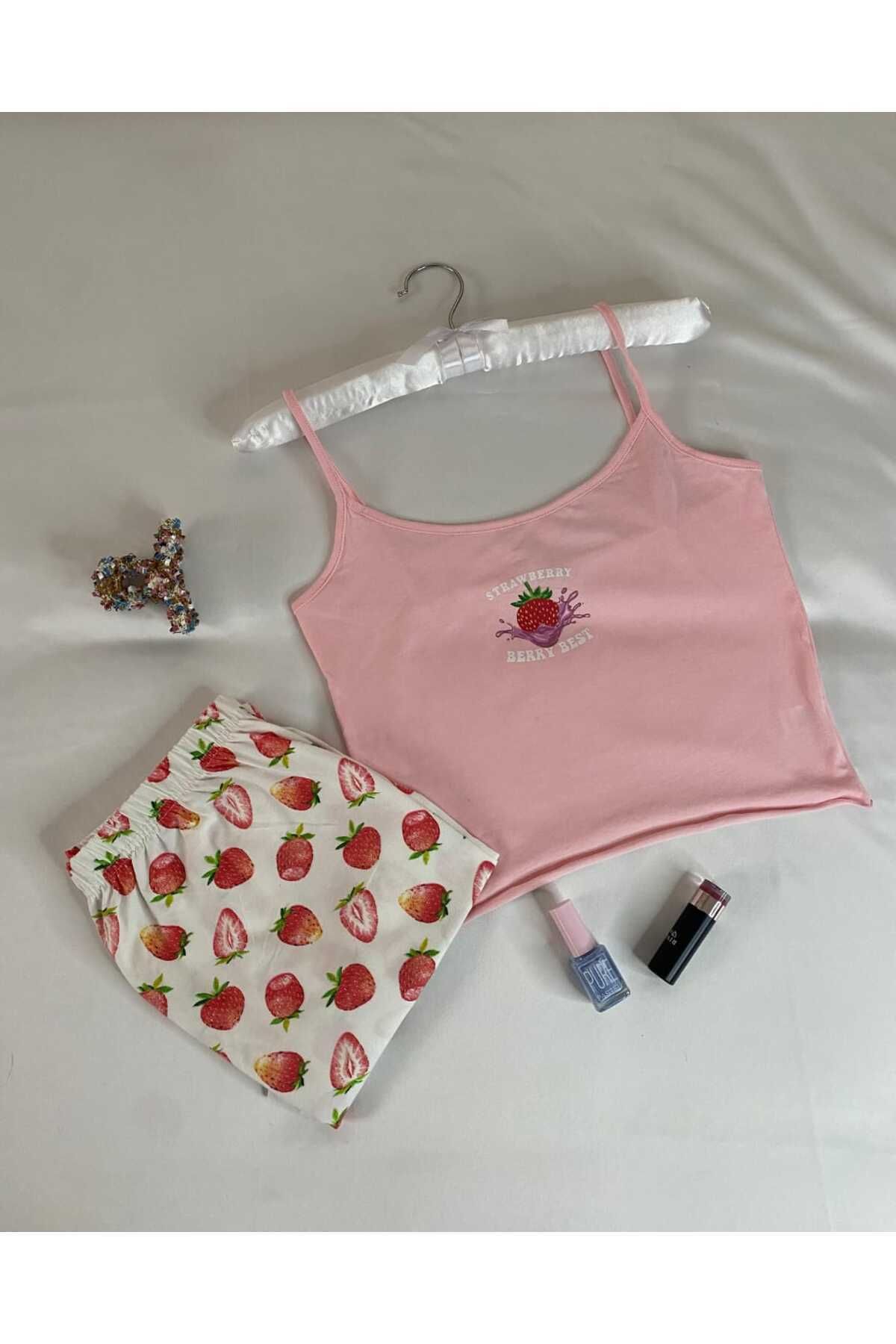 Pembe Çilek Desenli Askılı Şortlu Pijama Takımı