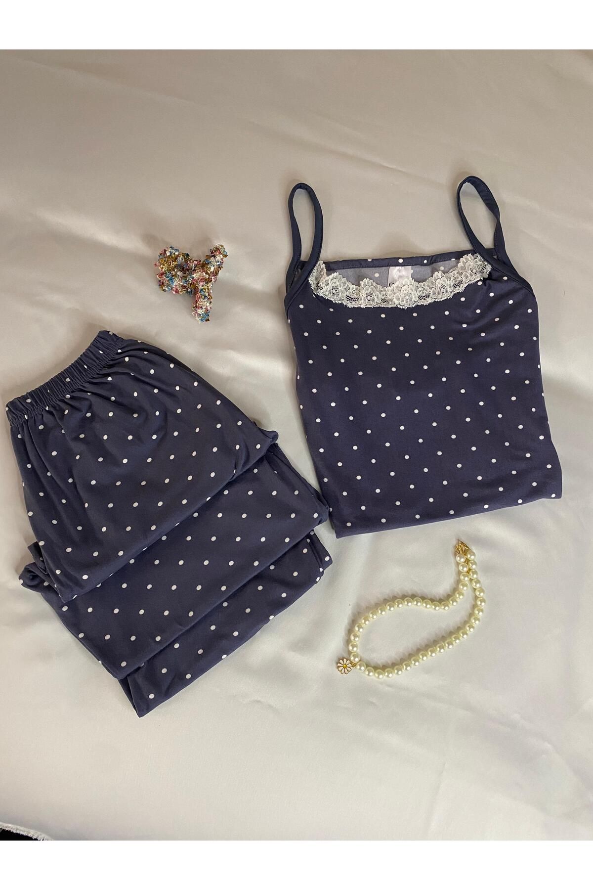 Lacivert Puantiyeli Dantel Detaylı Askılı Uzun Pijama Takımı