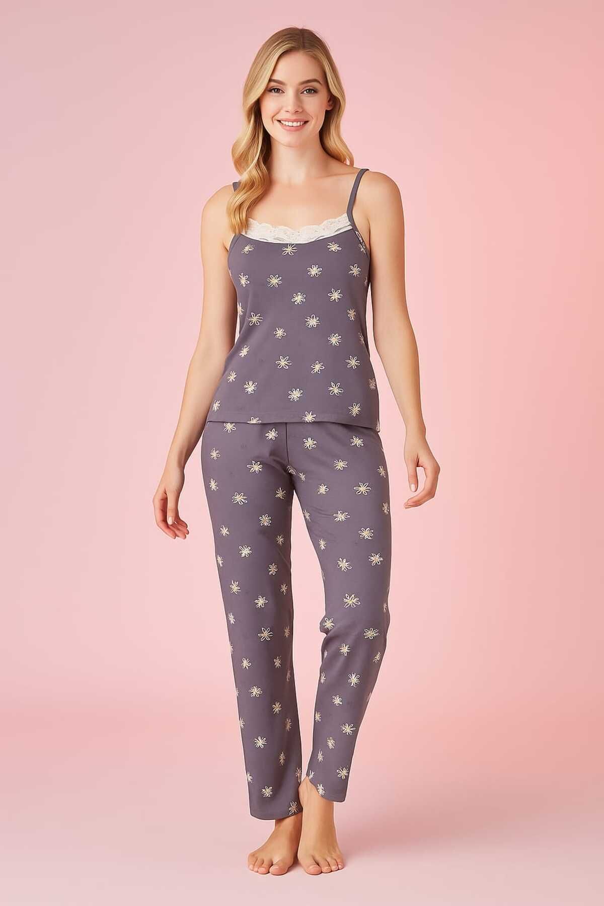 Gri Dantel Detaylı Askılı Papatya Desenli Uzun Pijama Takımı