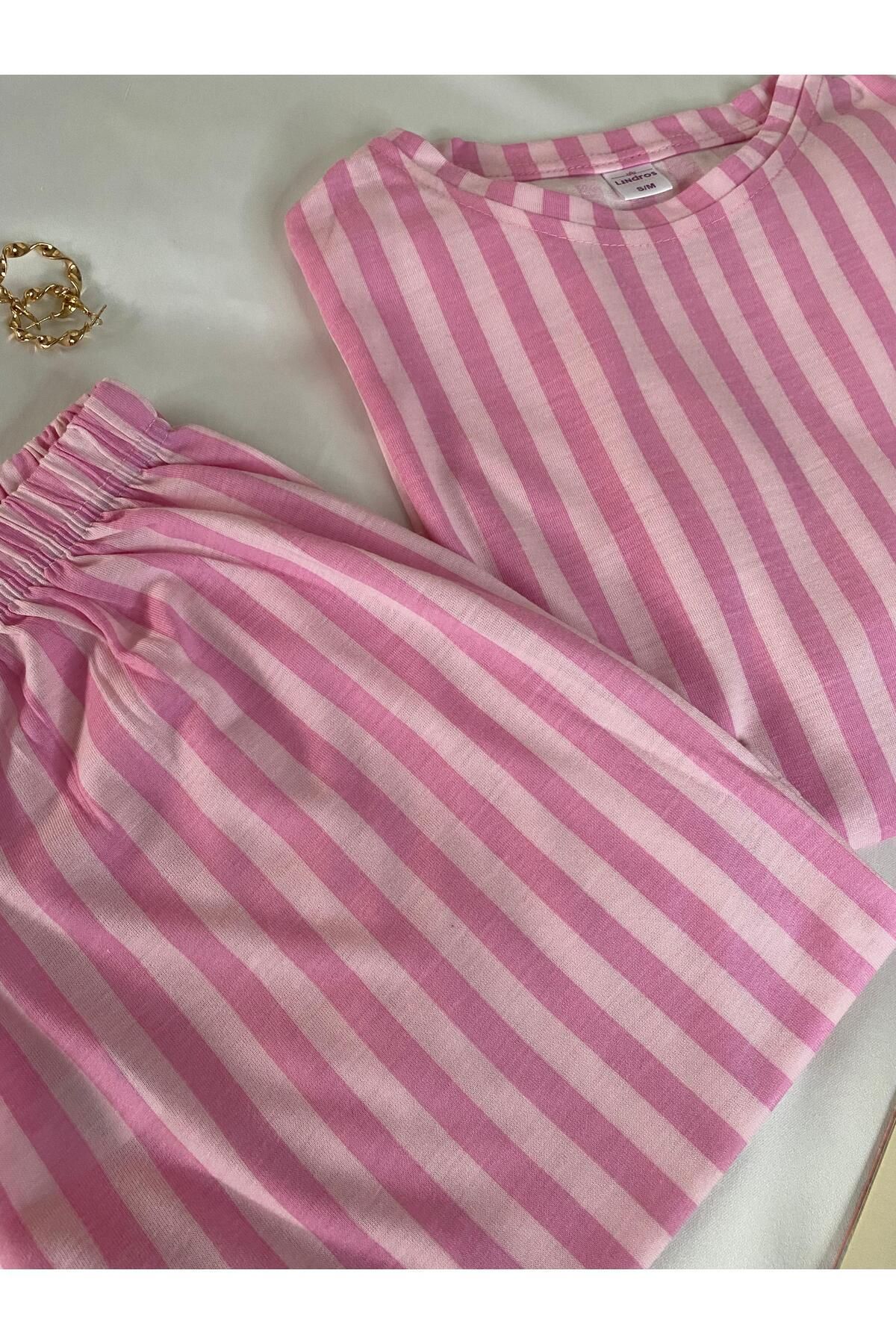 Pembe Çizgli Kısa Kollu Şortlu Pijama Takımı