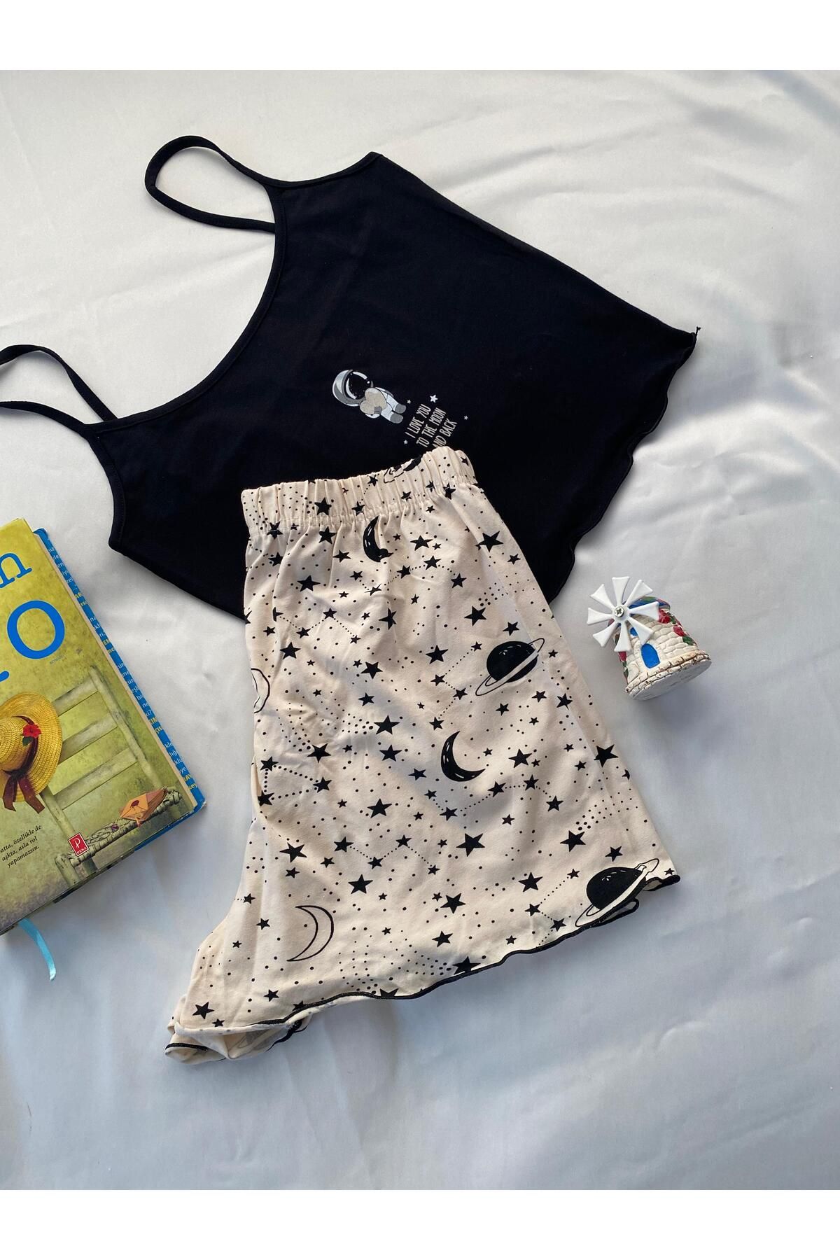 Astronot Baskılı Siyah Uzay Temalı Şortlu Kadın Pijama Takımı