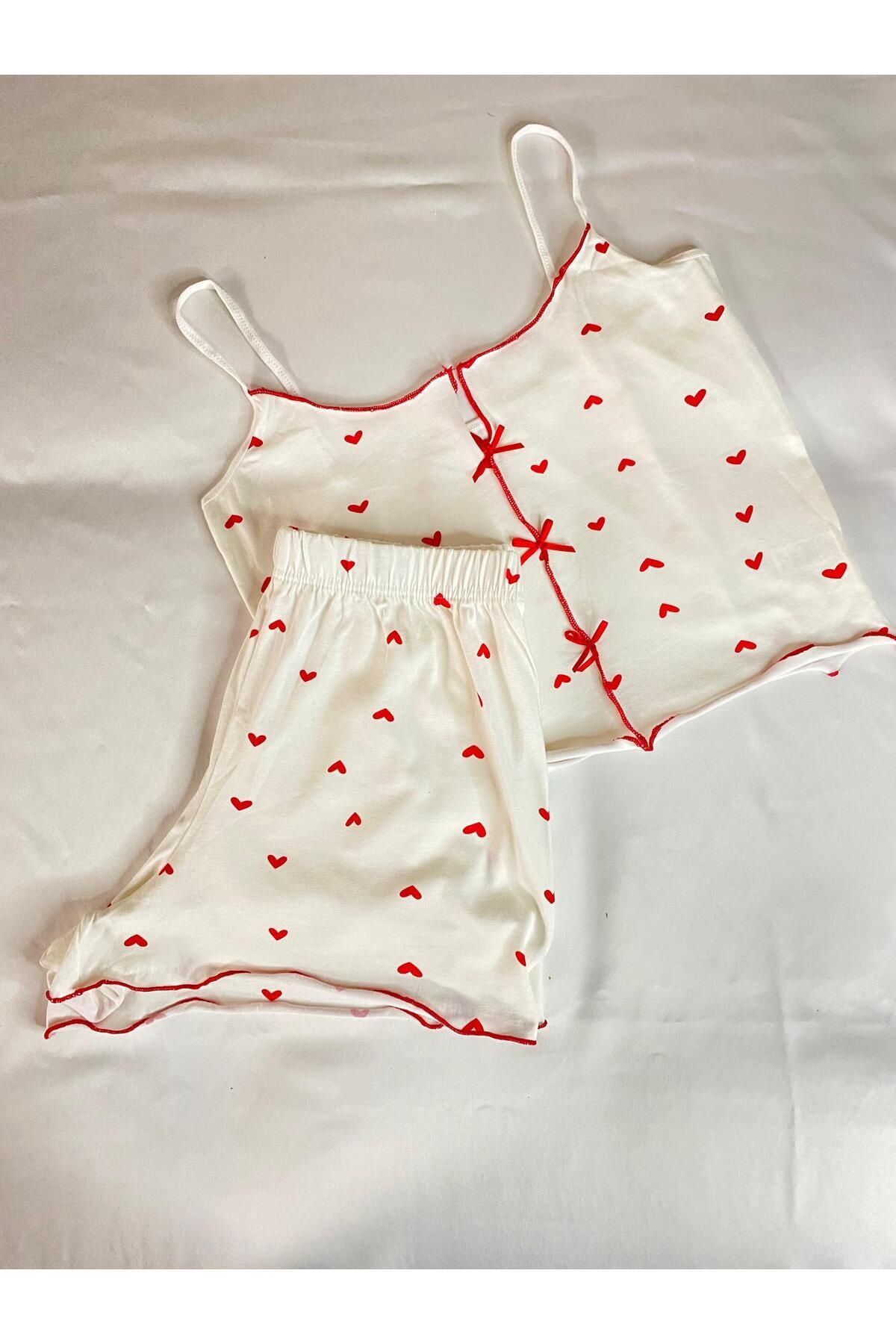 Kırmızı Kalp Desenli Fırfırlı Askılı Şortlu Pijama Takımı