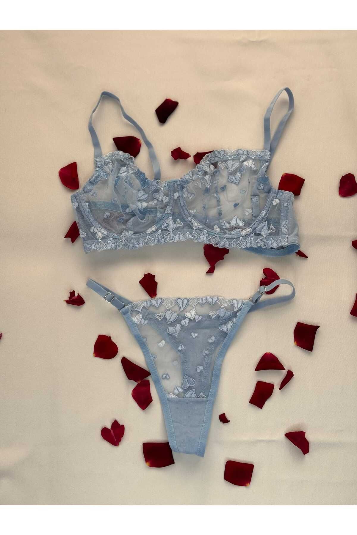 Aqua Love Mavi kalp İşlemeli Brode Takım