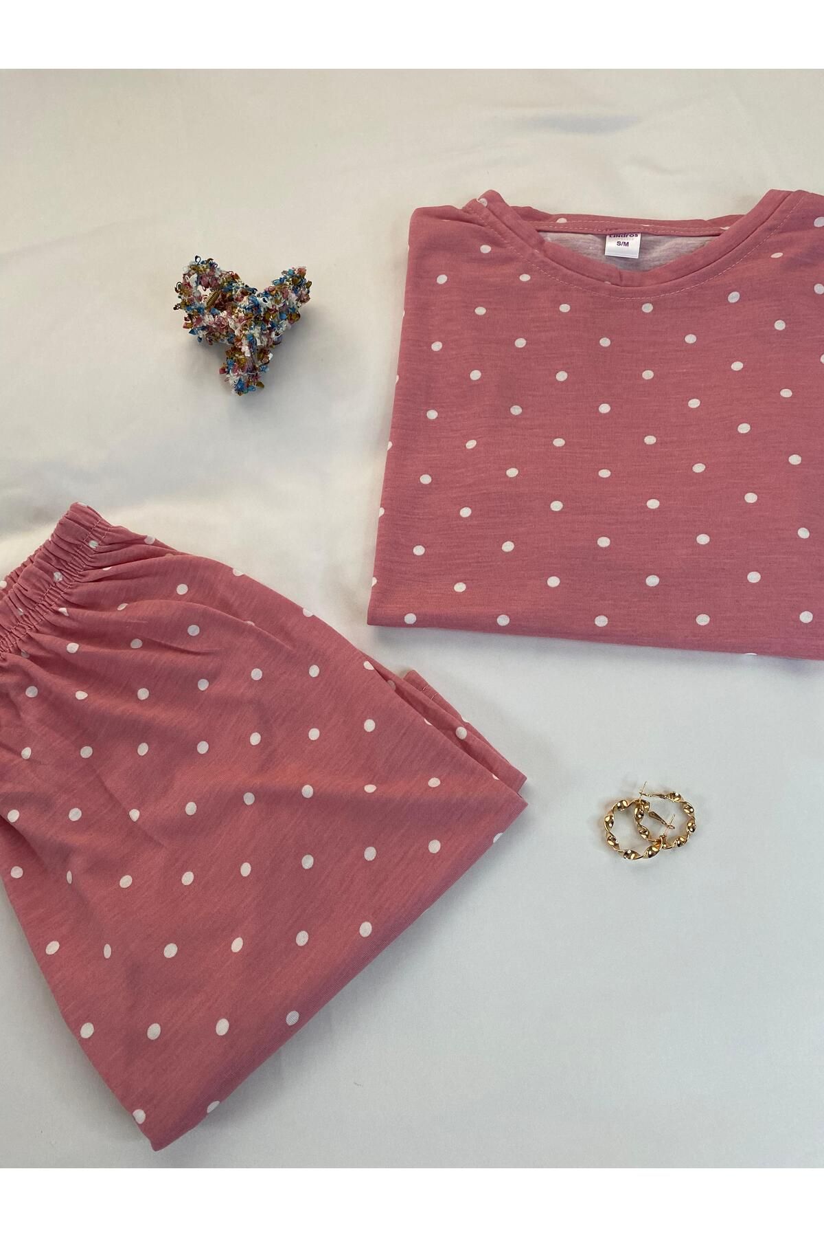 Pembe Puantiyeli Kısa Kollu Şortlu Pijama Takımı