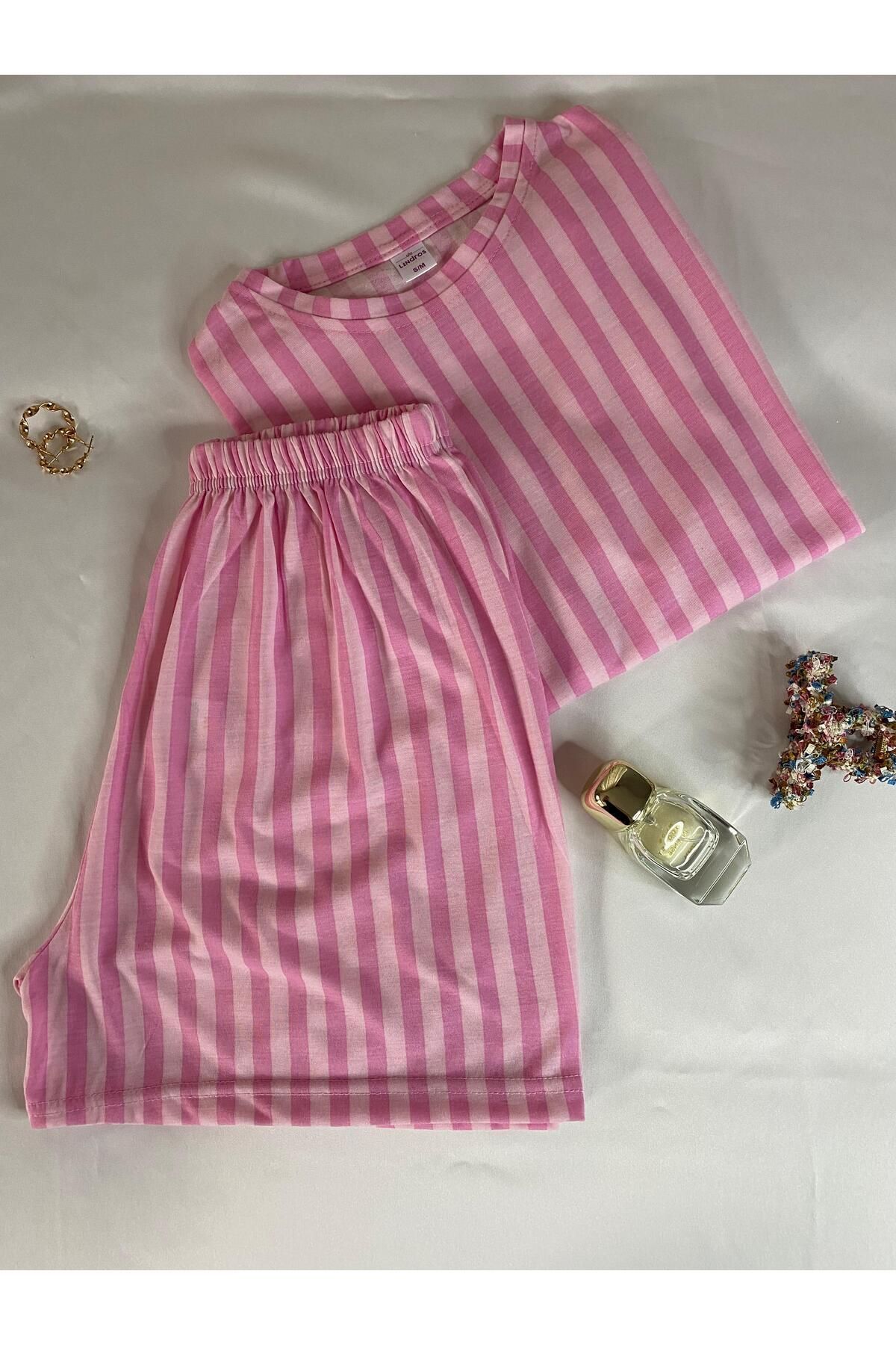 Pembe Çizgli Kısa Kollu Şortlu Pijama Takımı
