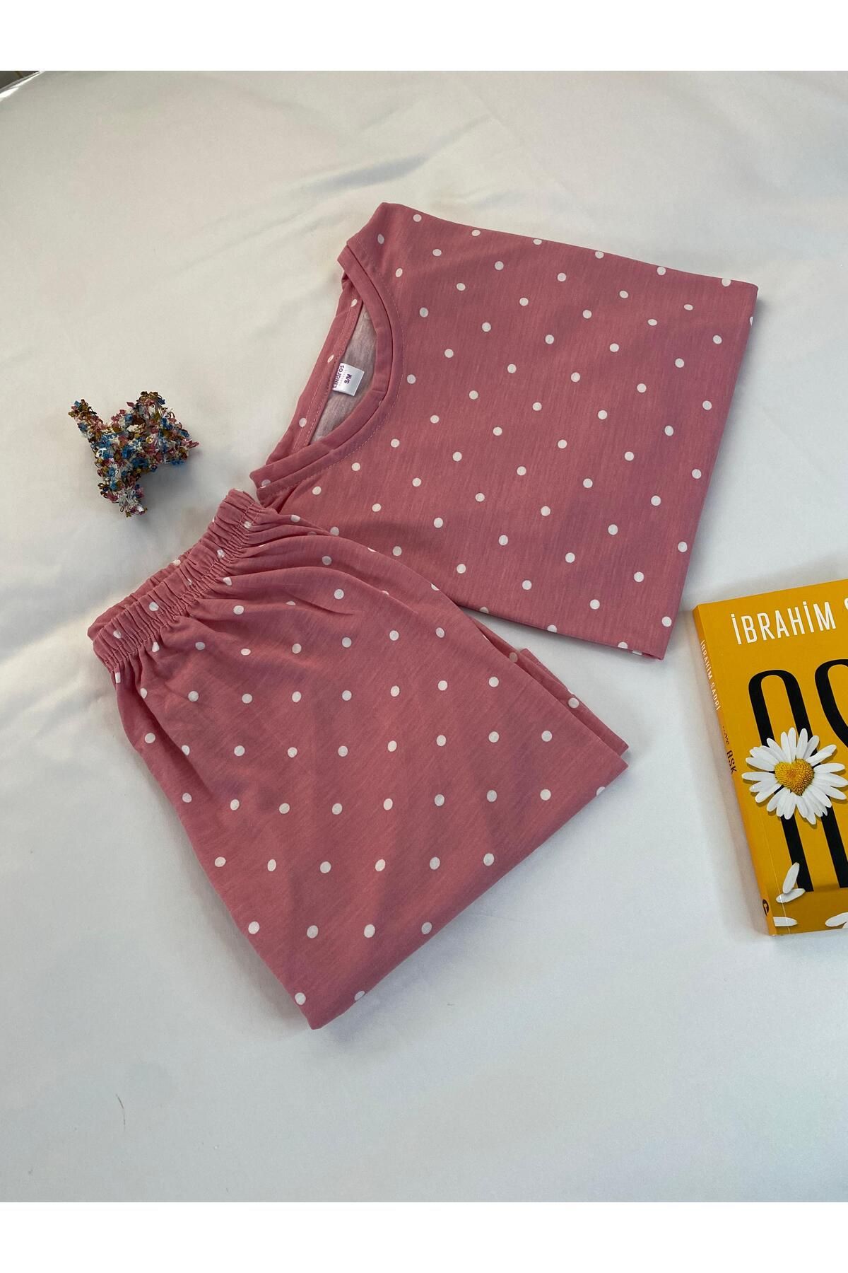 Pembe Puantiyeli Kısa Kollu Şortlu Pijama Takımı