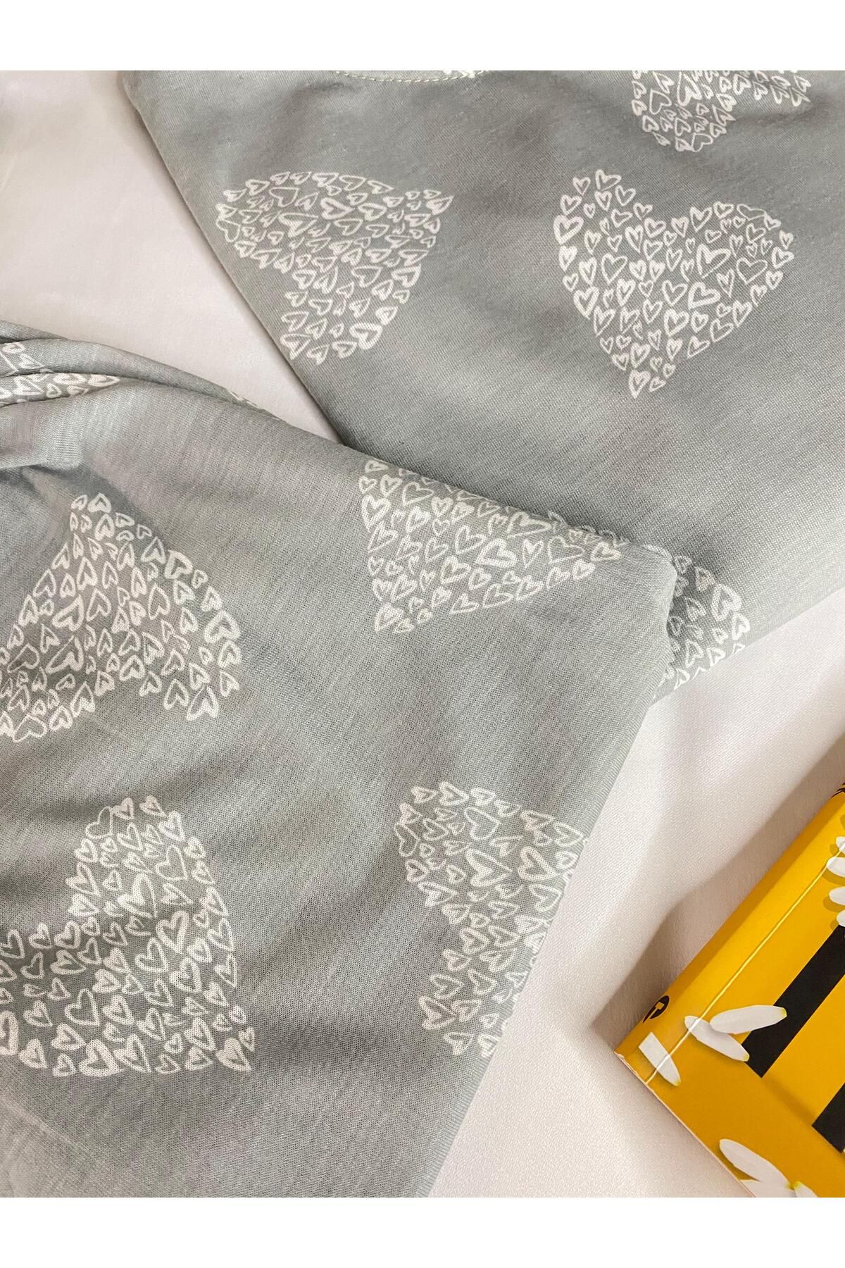 Gri Renkli Kalp Desenli Kısa Kollu Şortlu Pijama Takımı