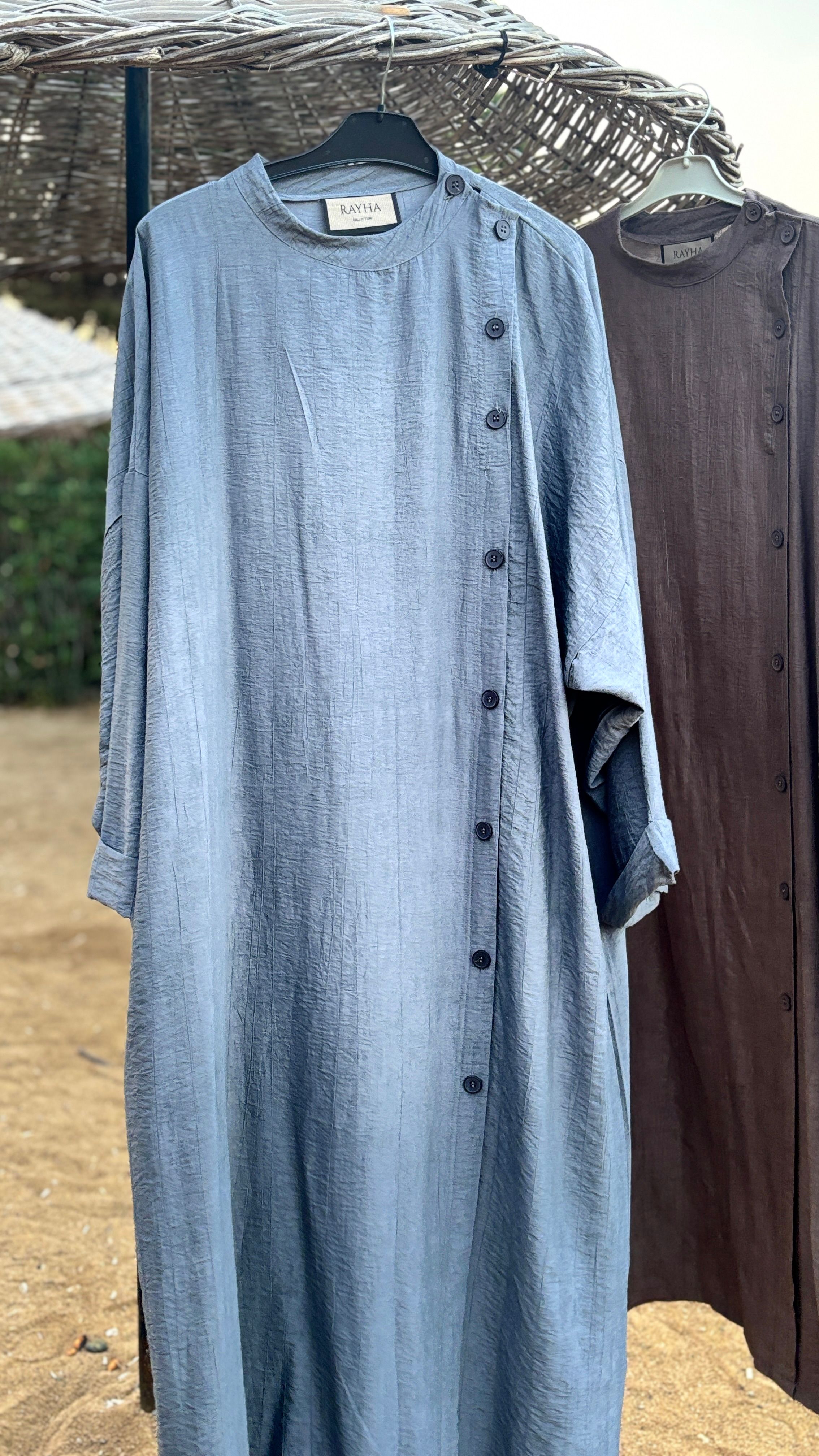 Düğme detaylı gri elbise main variant image