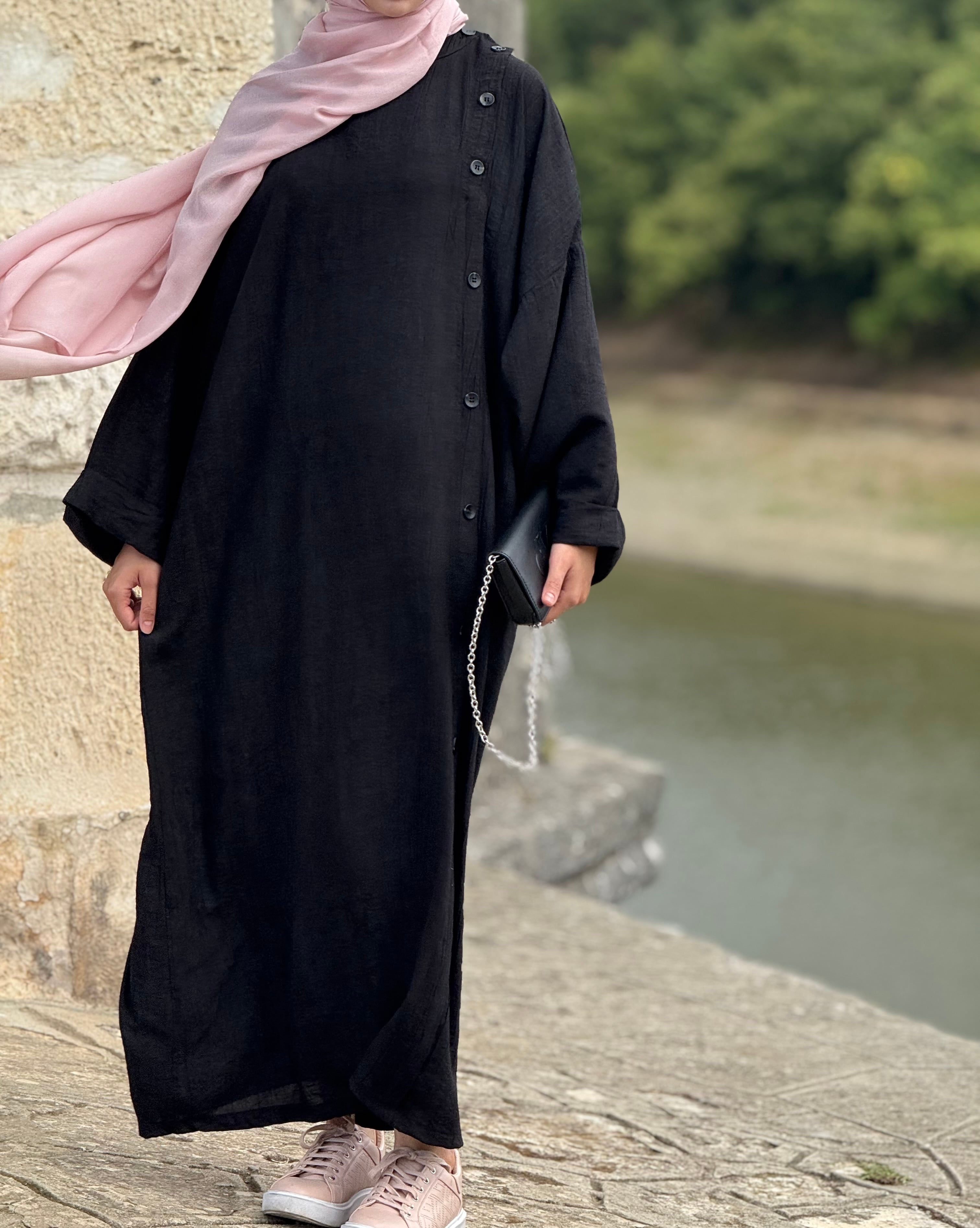 Düğme detaylı siyah elbise main variant image