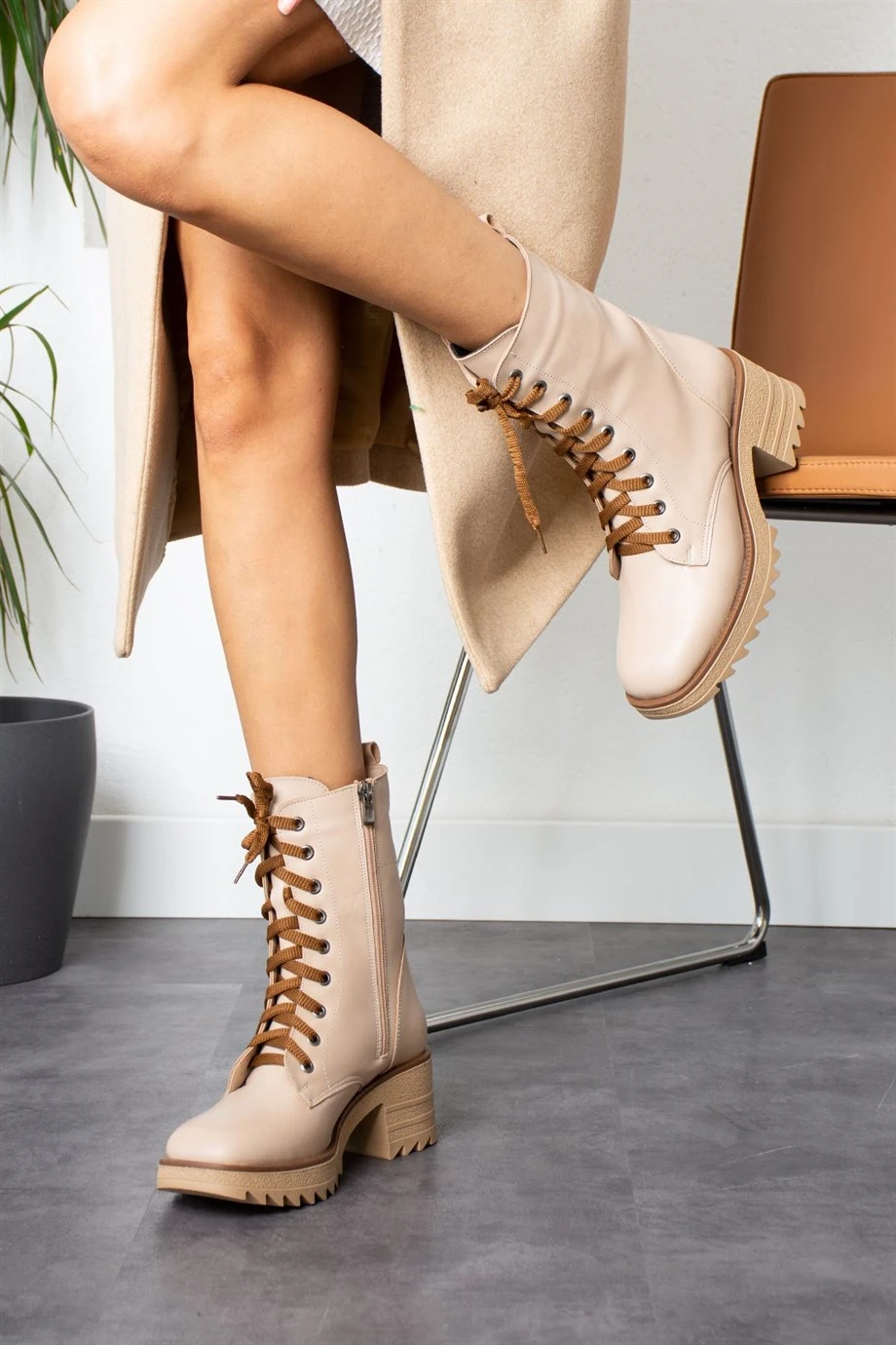 Eowine Krem Topuklu Bot