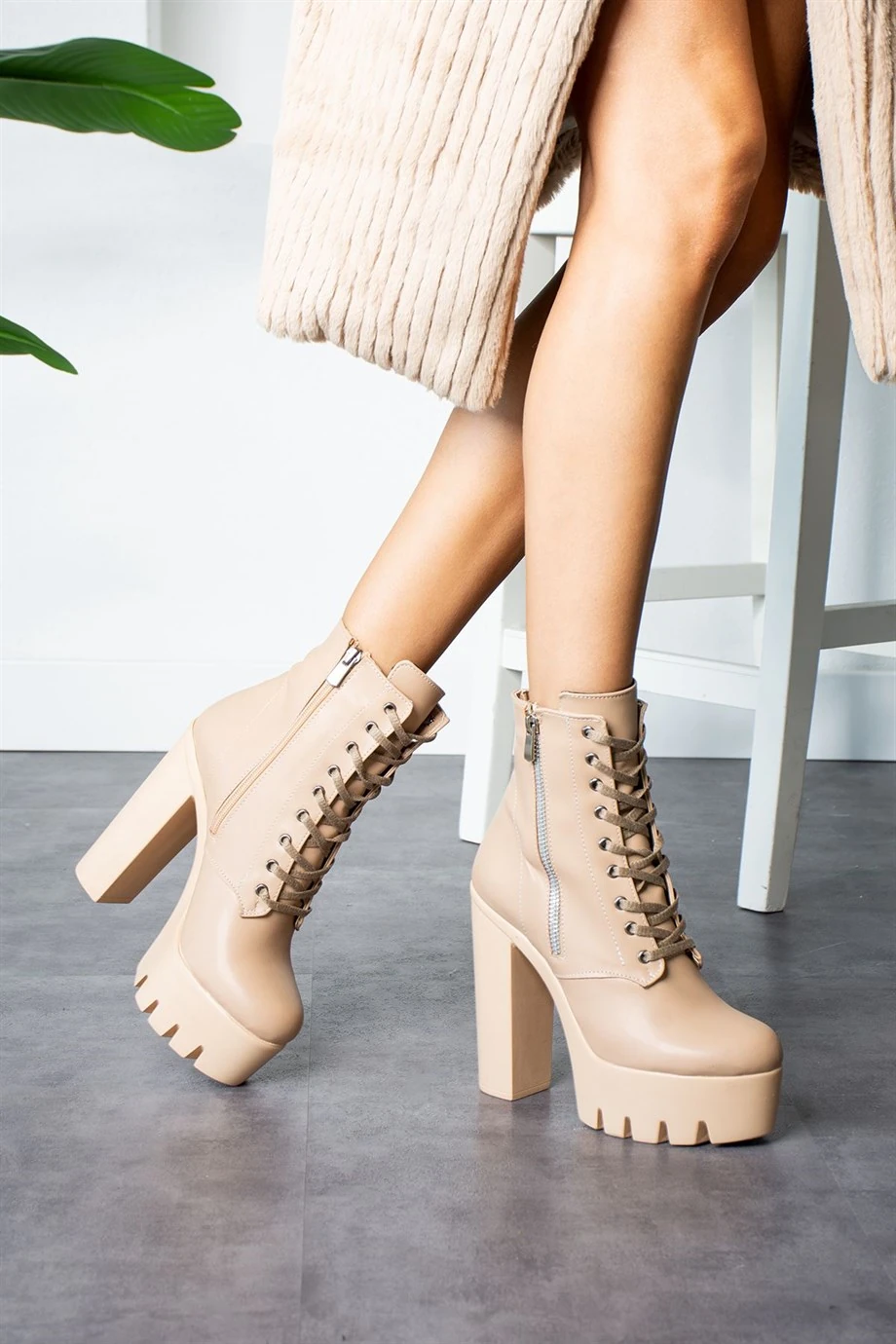 Argon Krem Topuklu Deri Bot