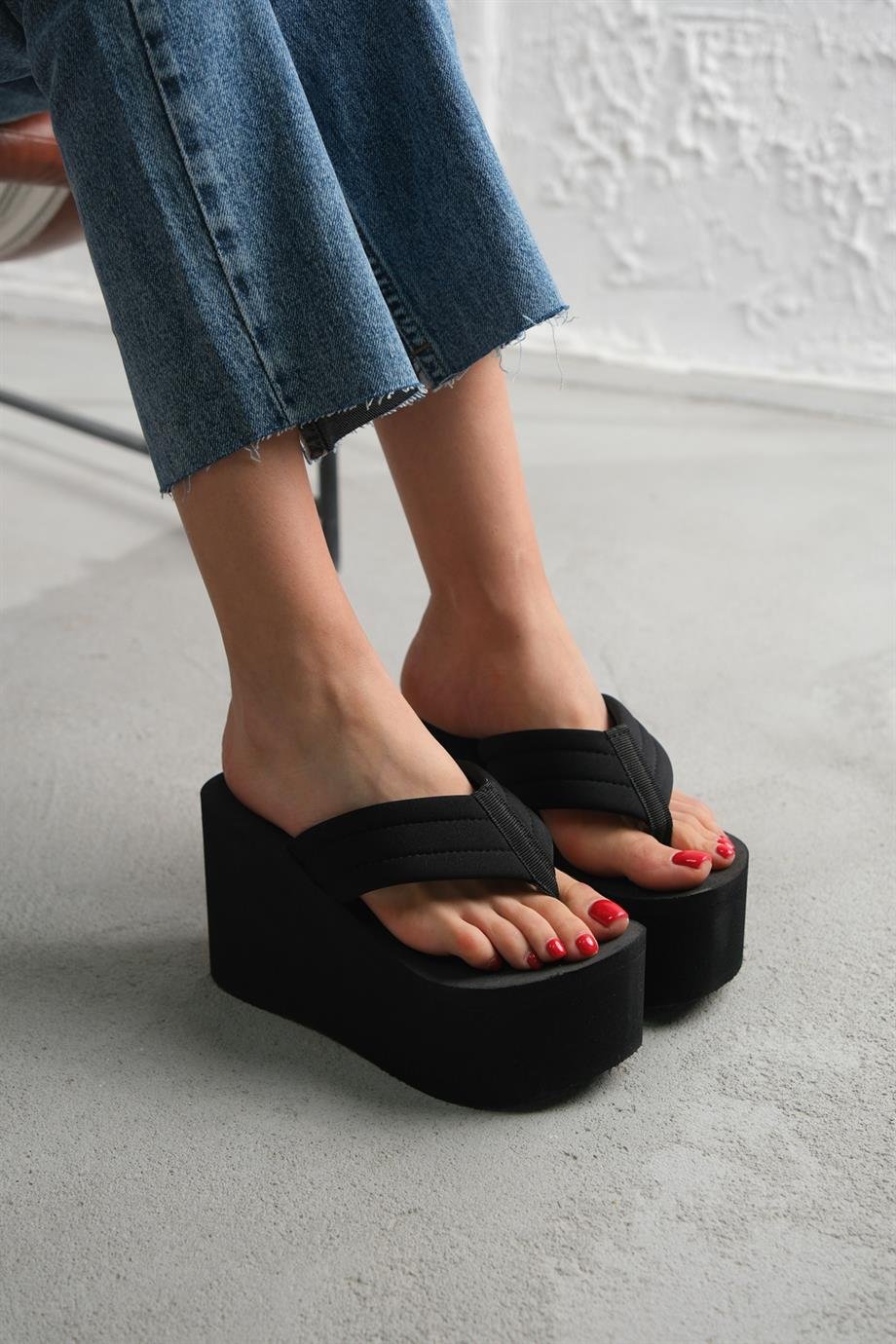 ShineStar Dolgu Topuklu Plaj Terliği