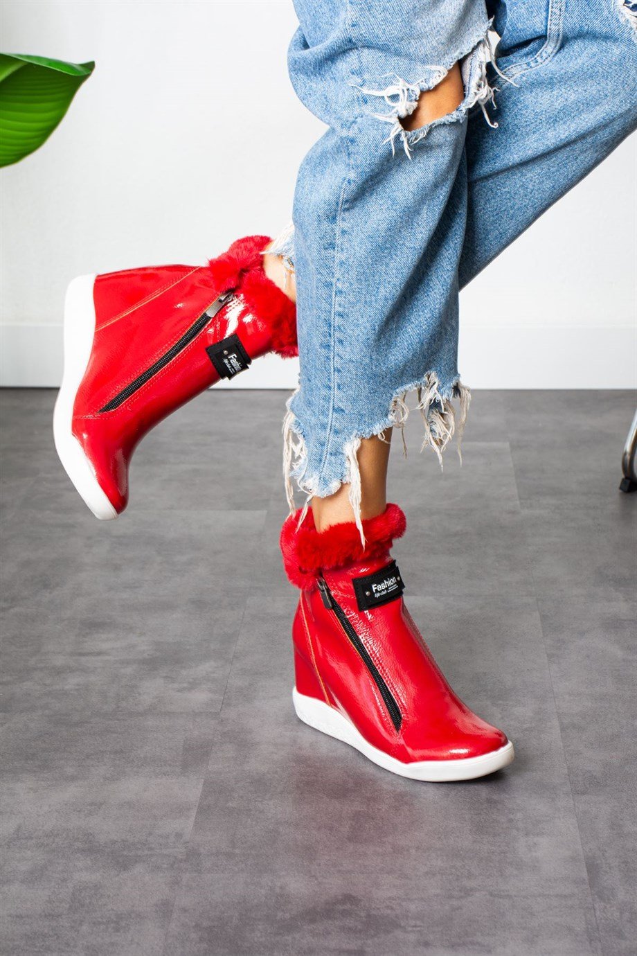 Labidu Kırmızı Topuklu Bot