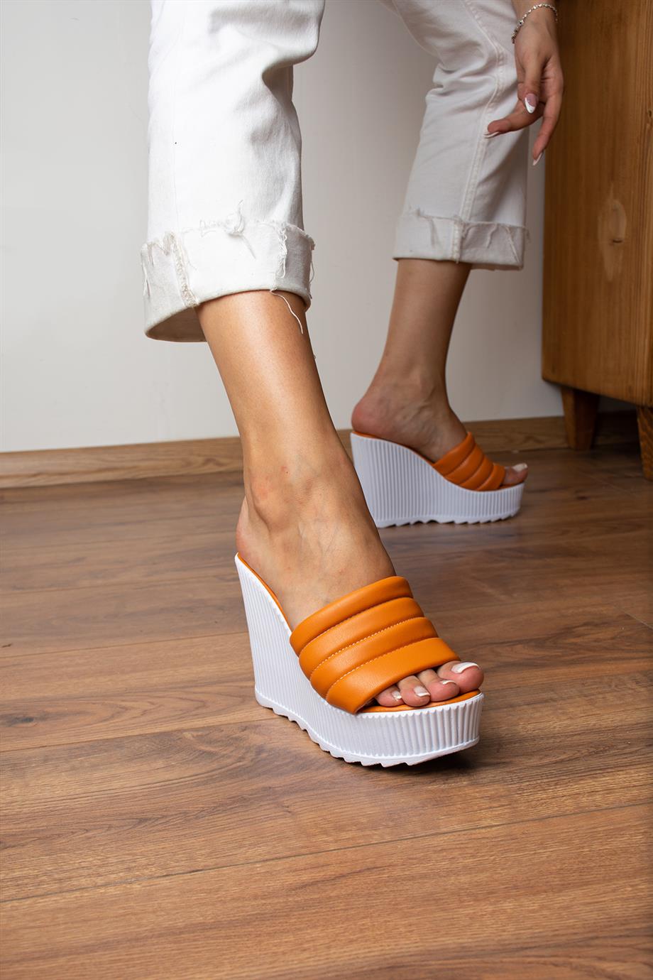 Modanizm Mystic Dolgu Topuklu Turuncu Terlik