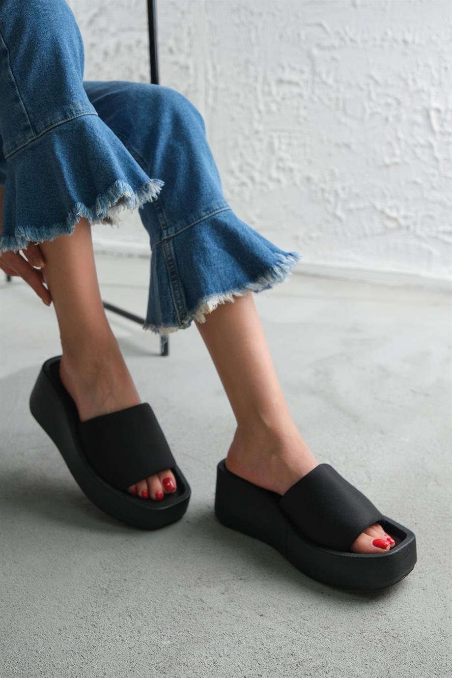 Modanizm Sanadora Dolgu Spor Siyah Terlik