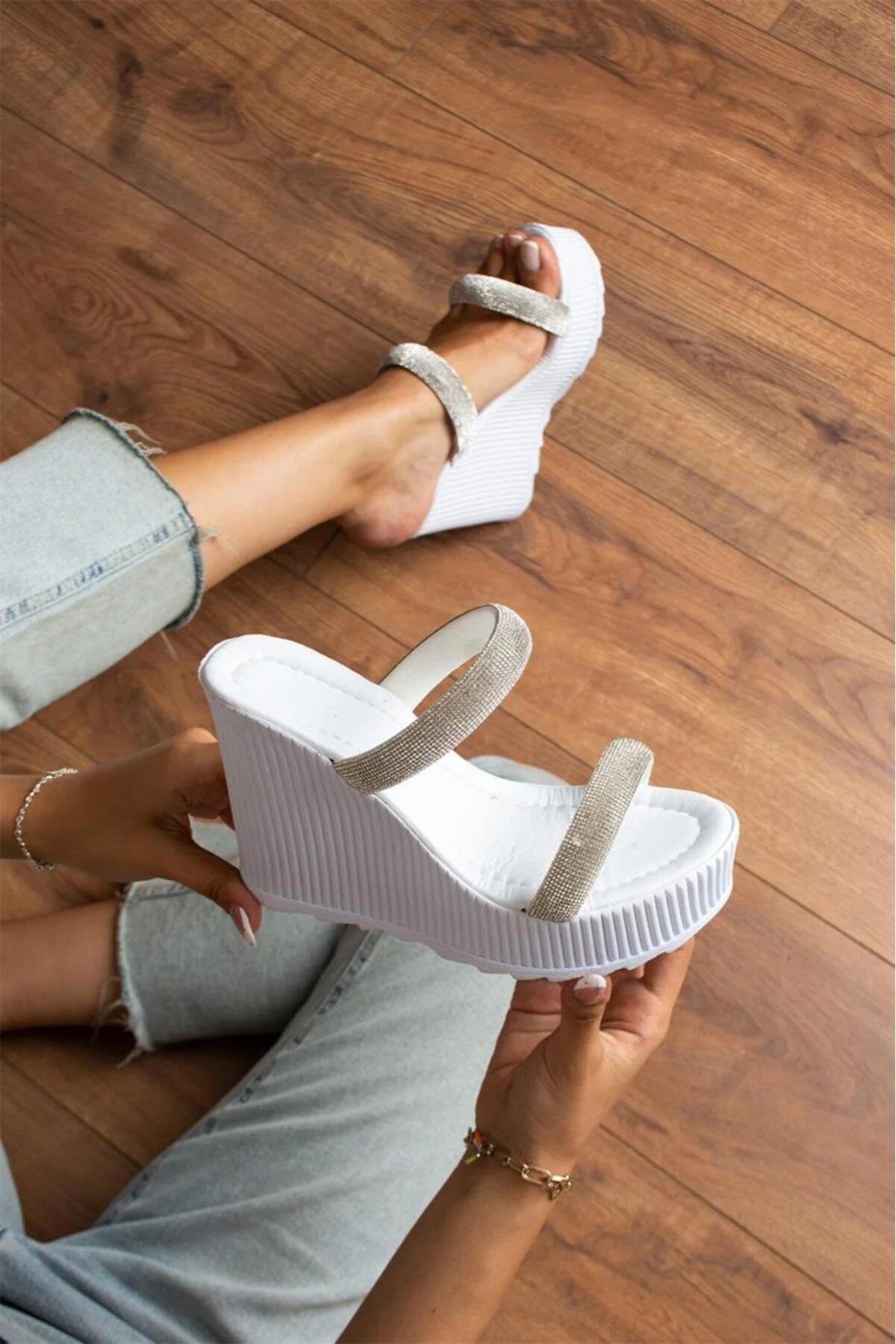 Serena Dolgu Topuklu Terlik