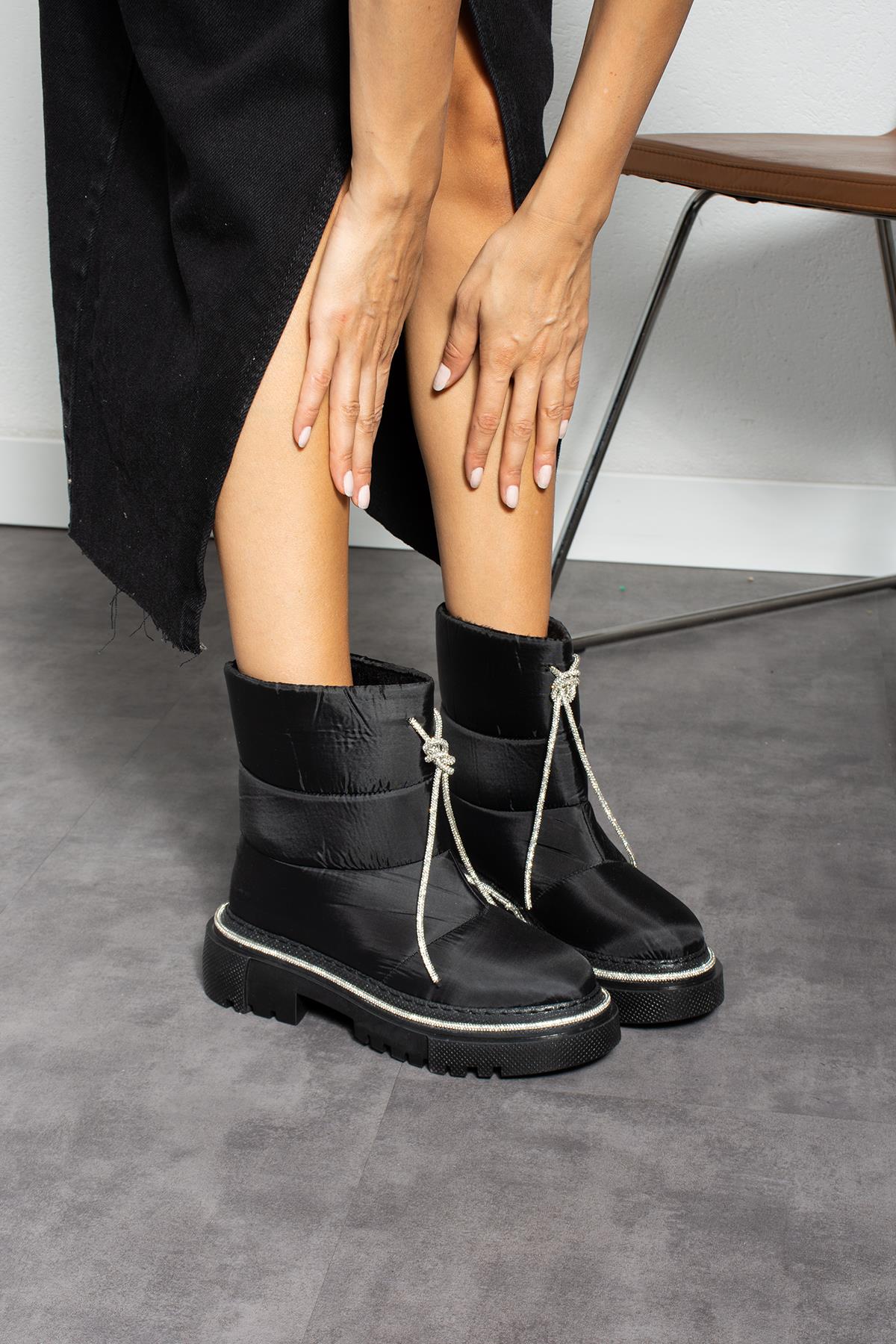 Modanizm Ryu Siyah Bot