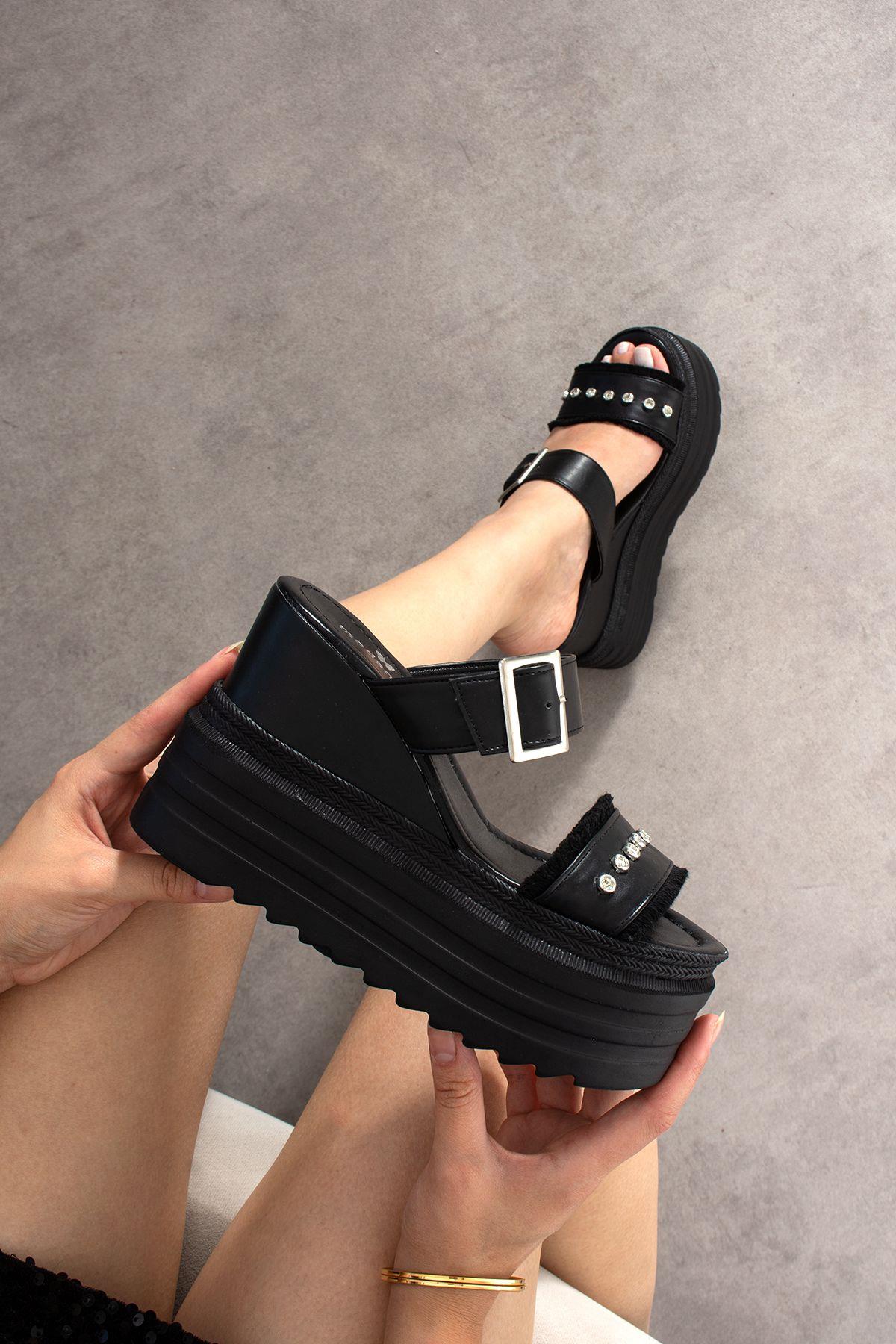 Modanizm Plane SiyahTopuklu Terlik