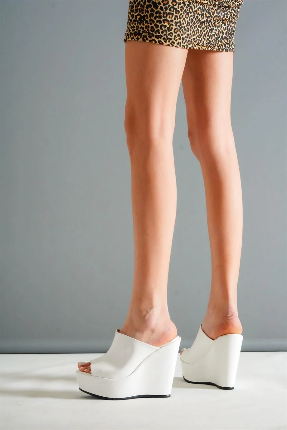 Lady Dolgu Topuklu Beyaz Terlik