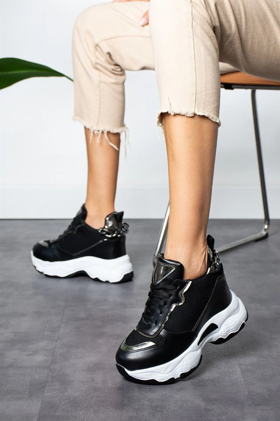 Luessa Siyah Gizli Topuklu Spor Ayakkabı