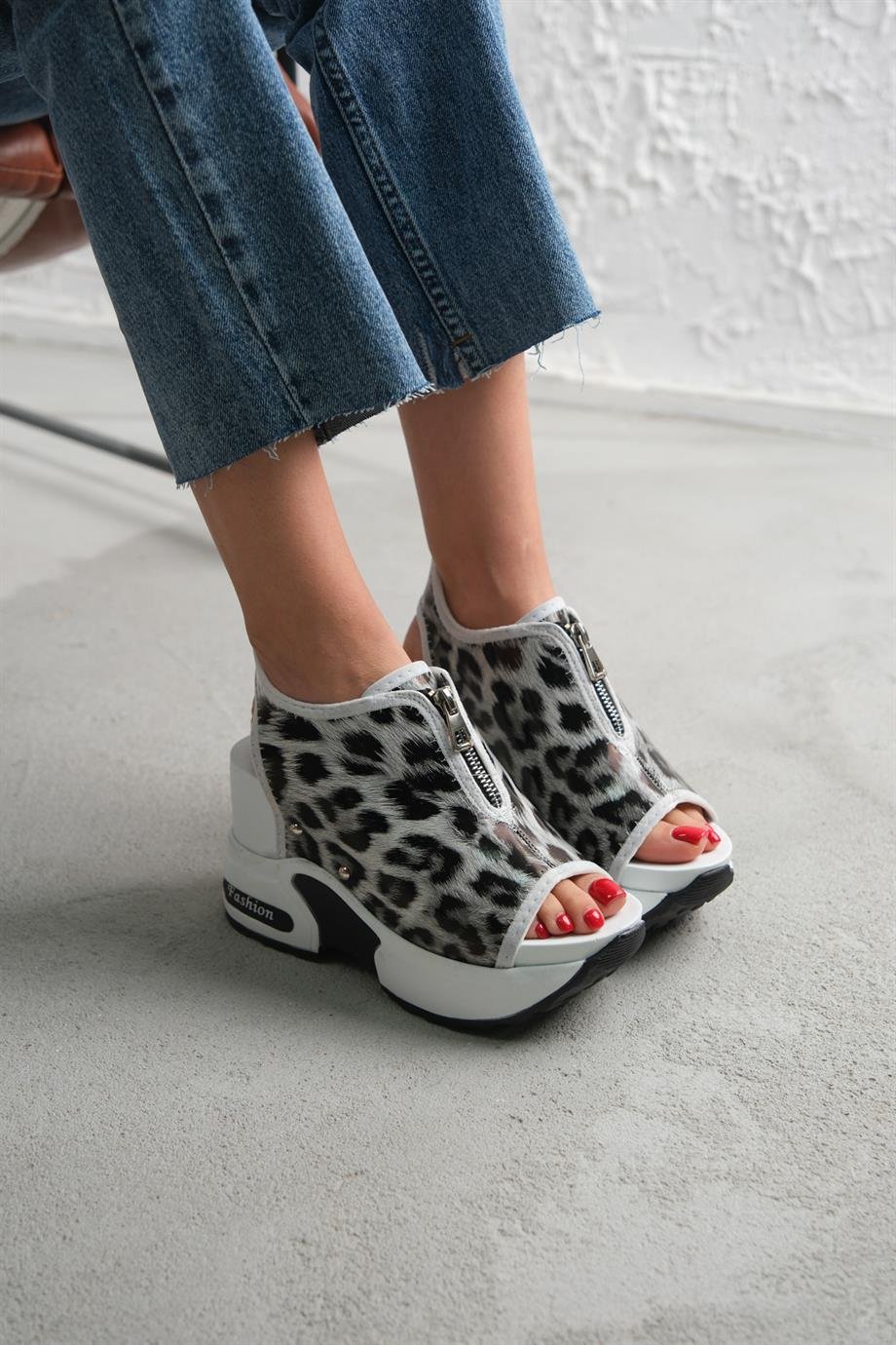 Modanizm Falb Zebra Desenli Spor Sandalet