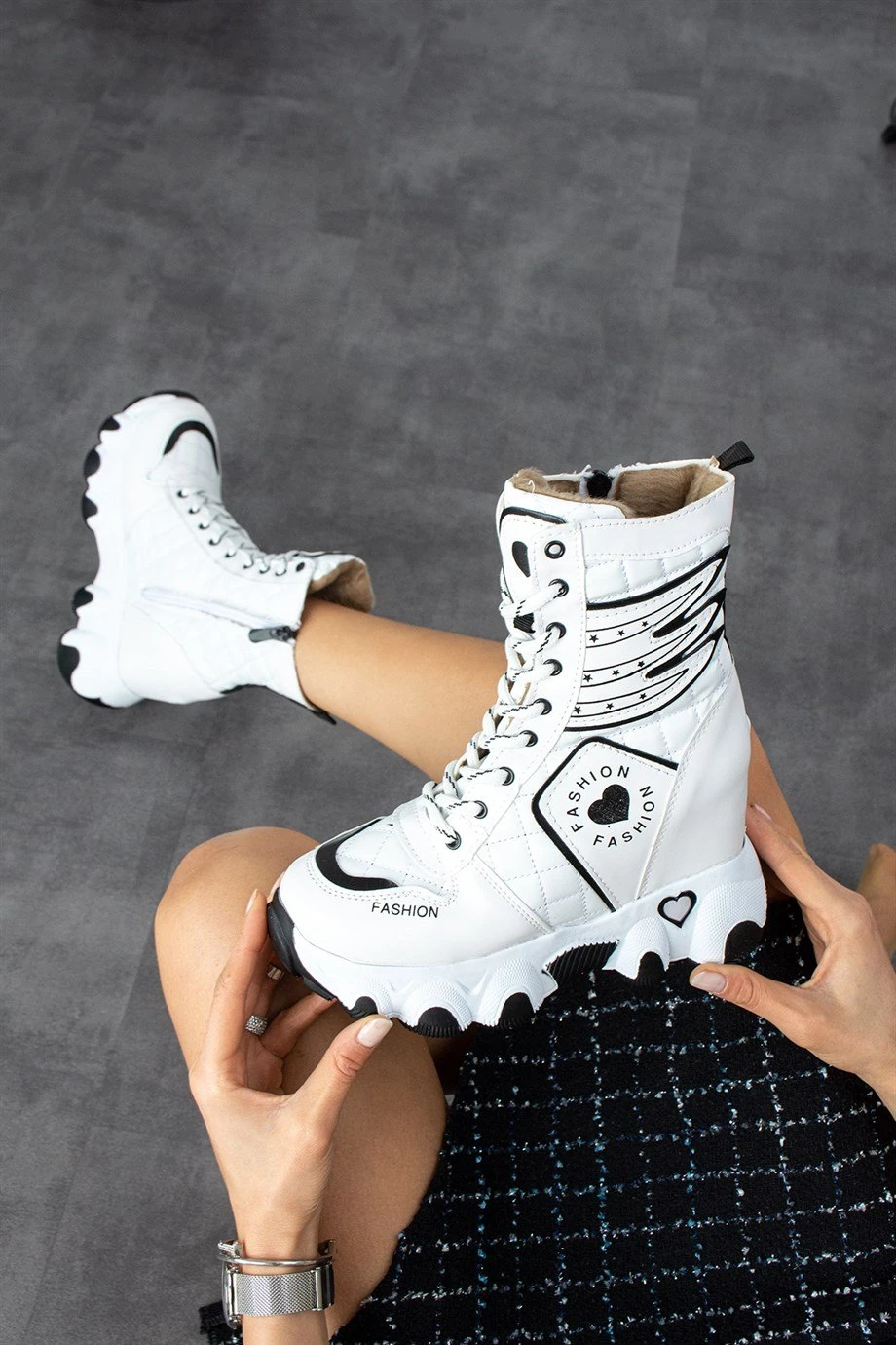 Modanizm Woddy Dolgu Beyaz Deri Topuklu Bot