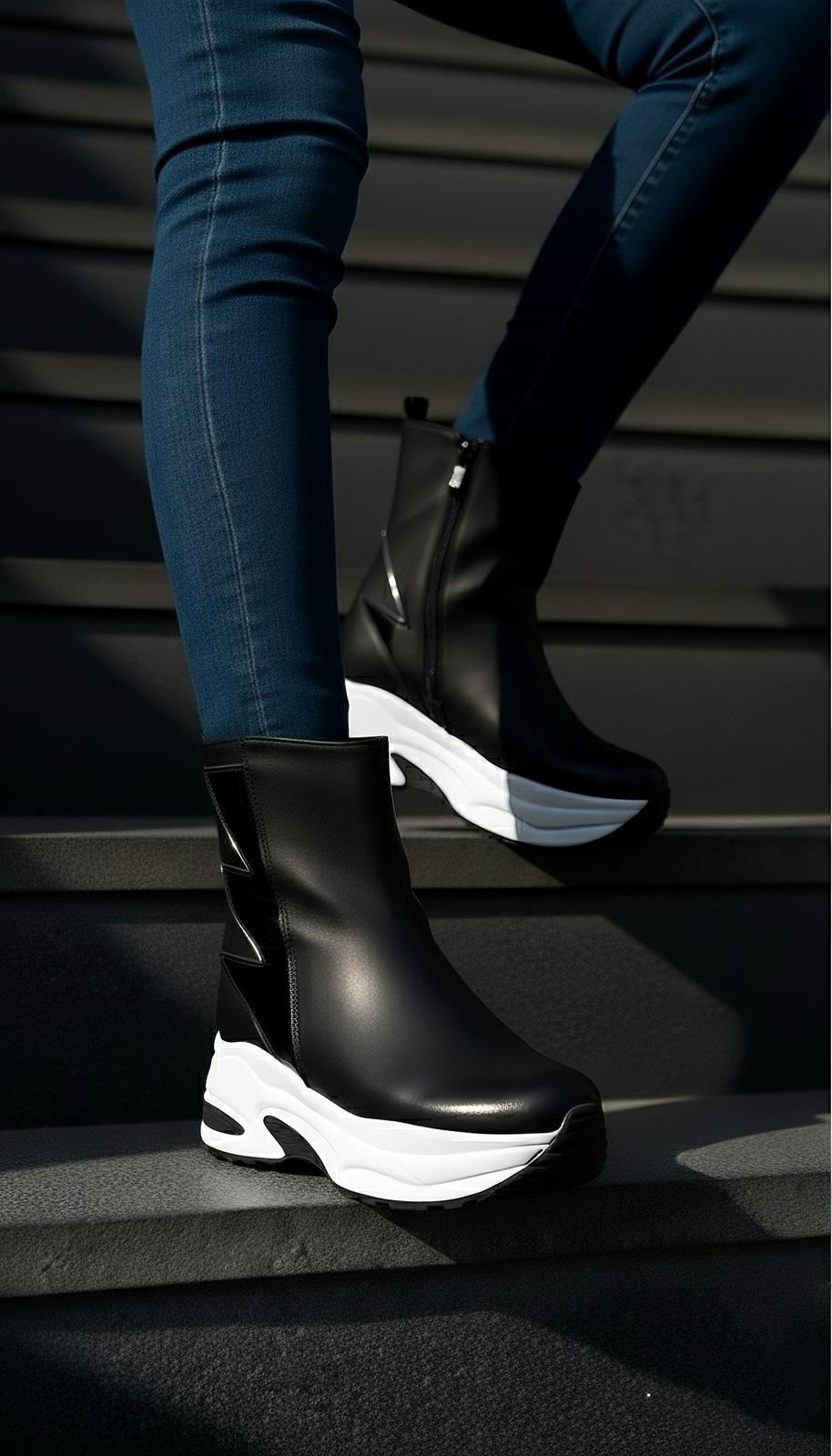 Aislin Siyah Dolgu Topuklu  Spor Bot