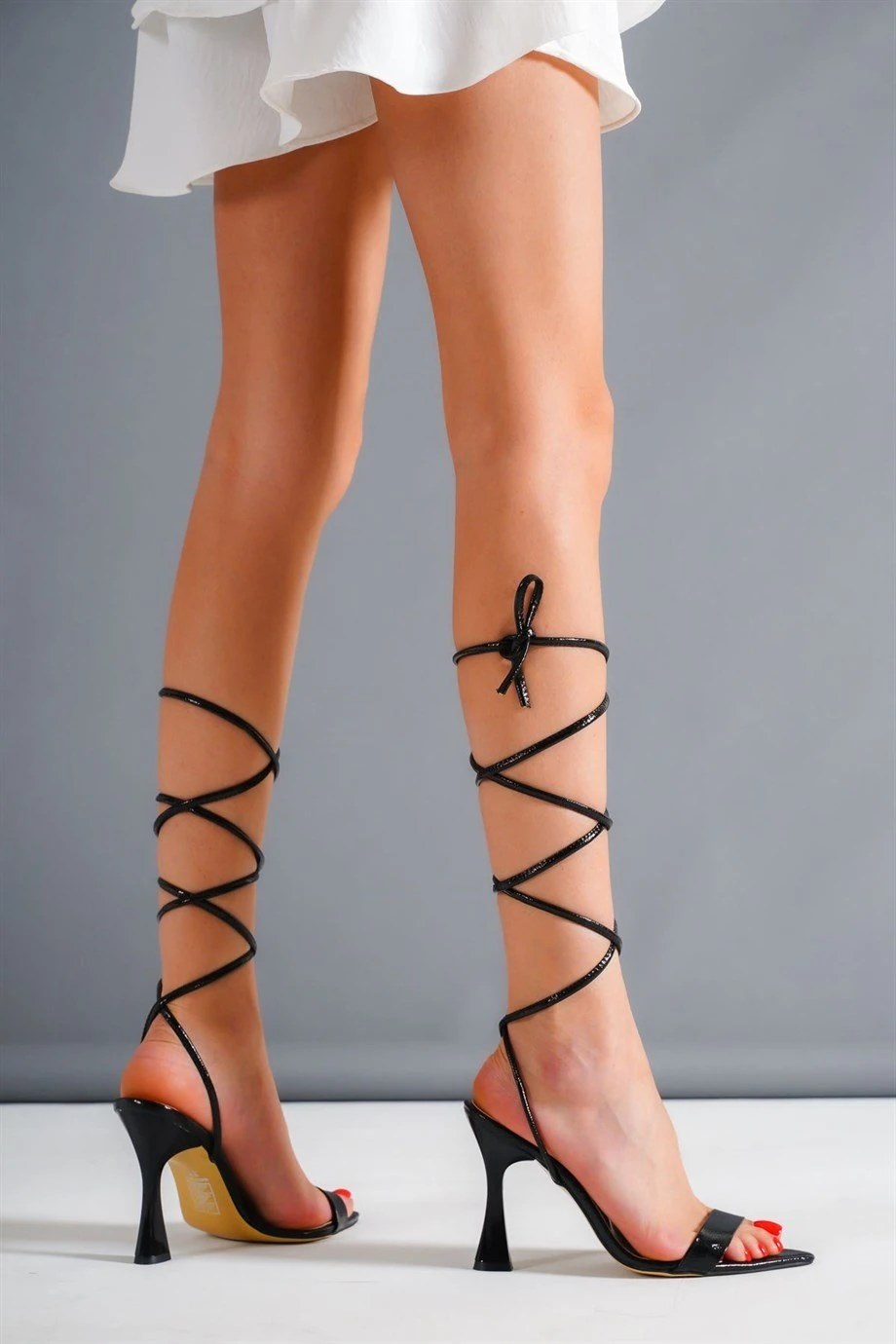 Jayden Bilekten Bağlamalı Siyah Topuklu Ayakkabı