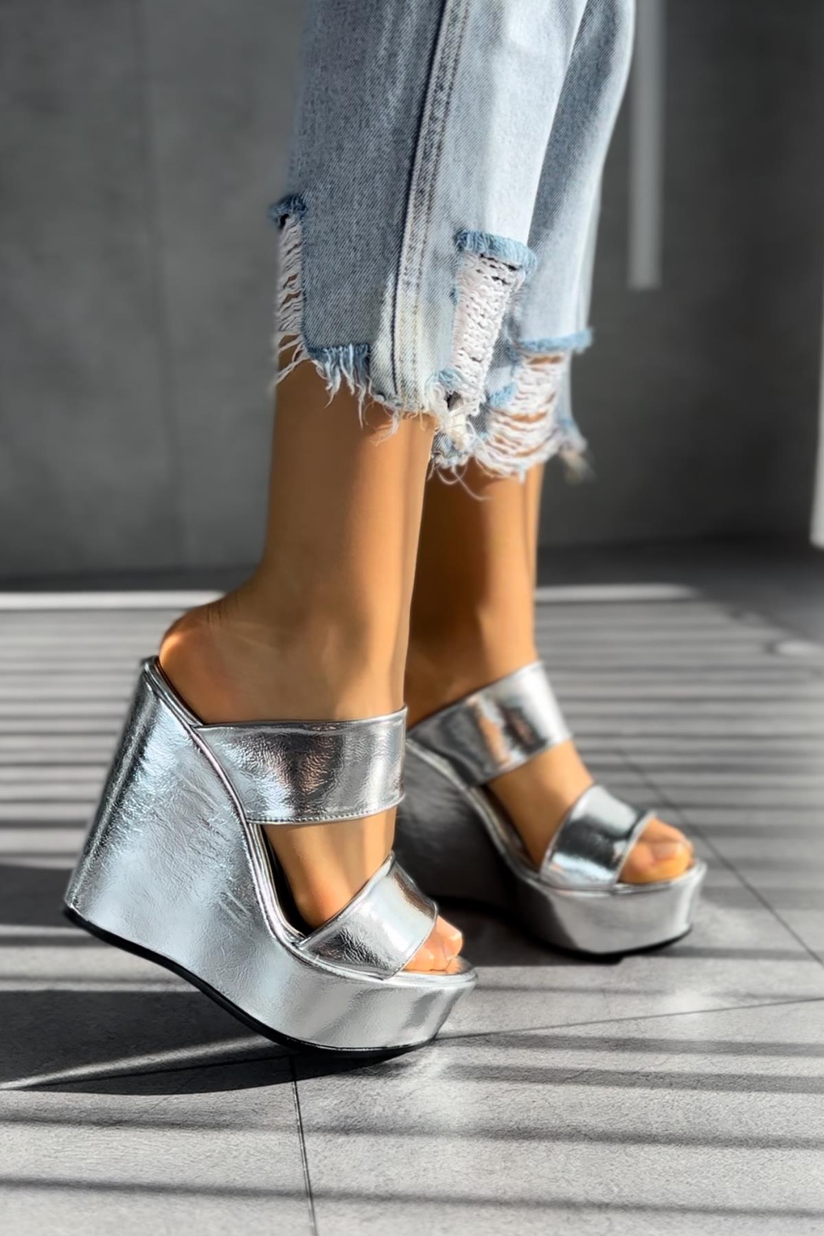 Modanizm Novin Gümüş Dolgu Topuklu Terlik