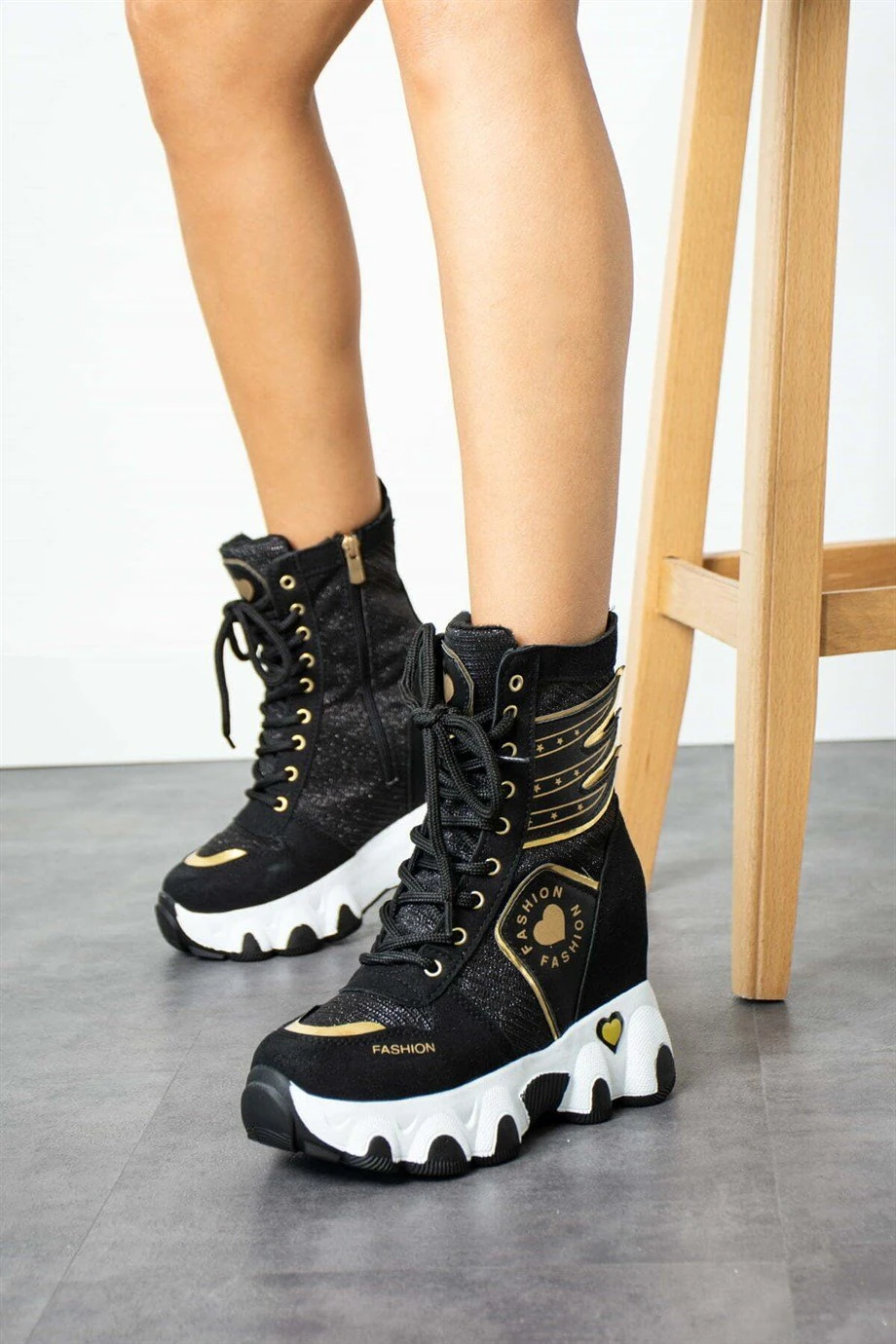 Modanizm Henna Dolgu Siyah Süet Topuklu Bot