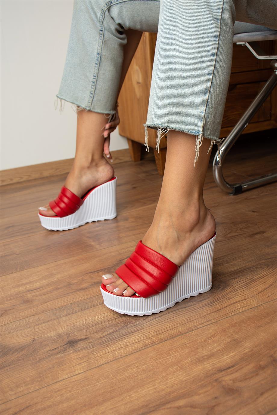 Modanizm Mystic Dolgu Topuklu Kırmızı Terlik